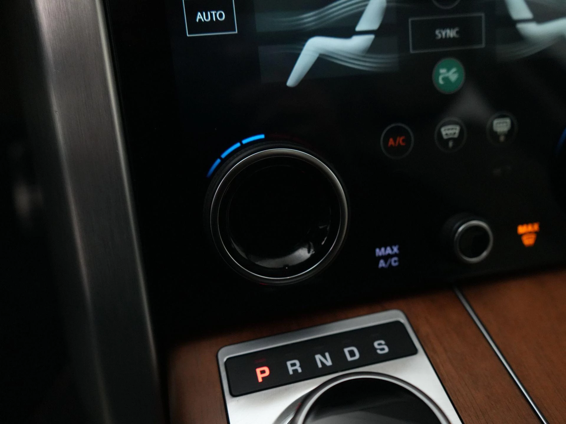 Land Rover-Range Rover-image-44