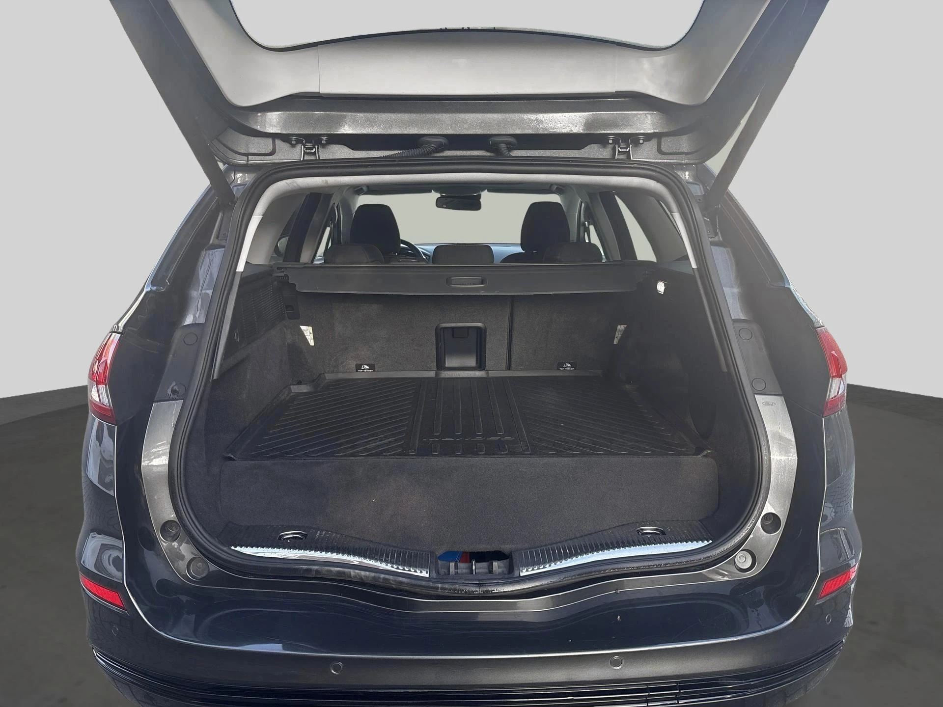 Ford-Mondeo-image-6