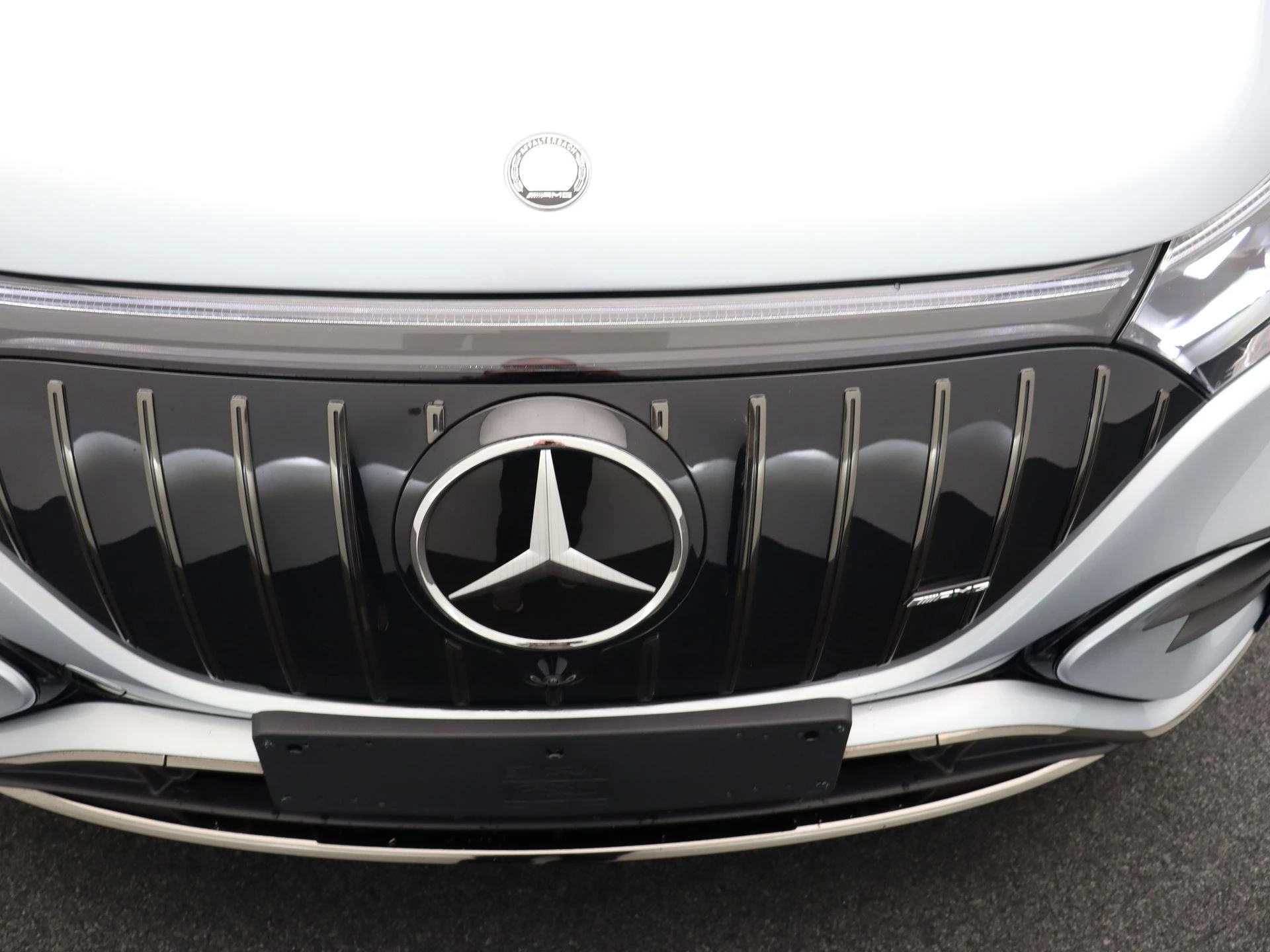 Mercedes-Benz EQE SUV 43 4MATIC Night Edition + NAPPA + PANO DAK + DIGITAL LIGHT + HYPERSCREEN +