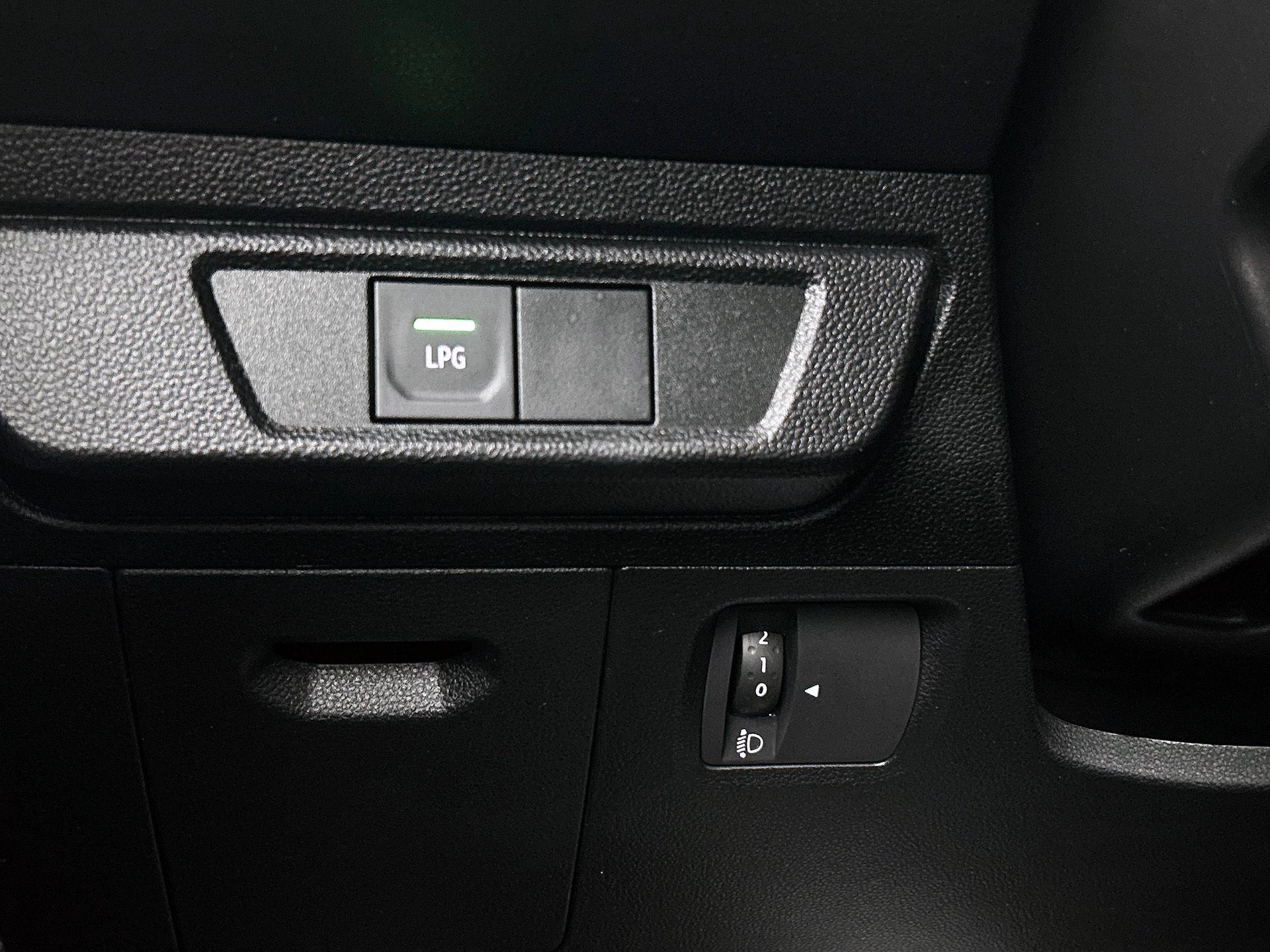 Dacia-Sandero Stepway-image-23