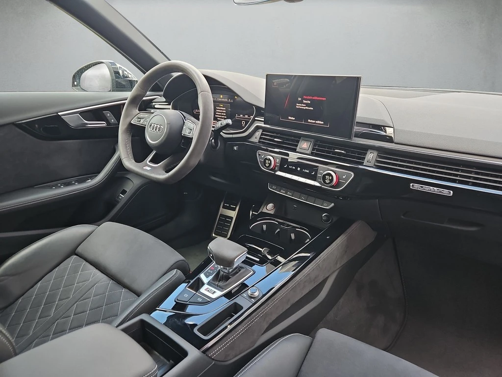 Audi-RS4-image-6