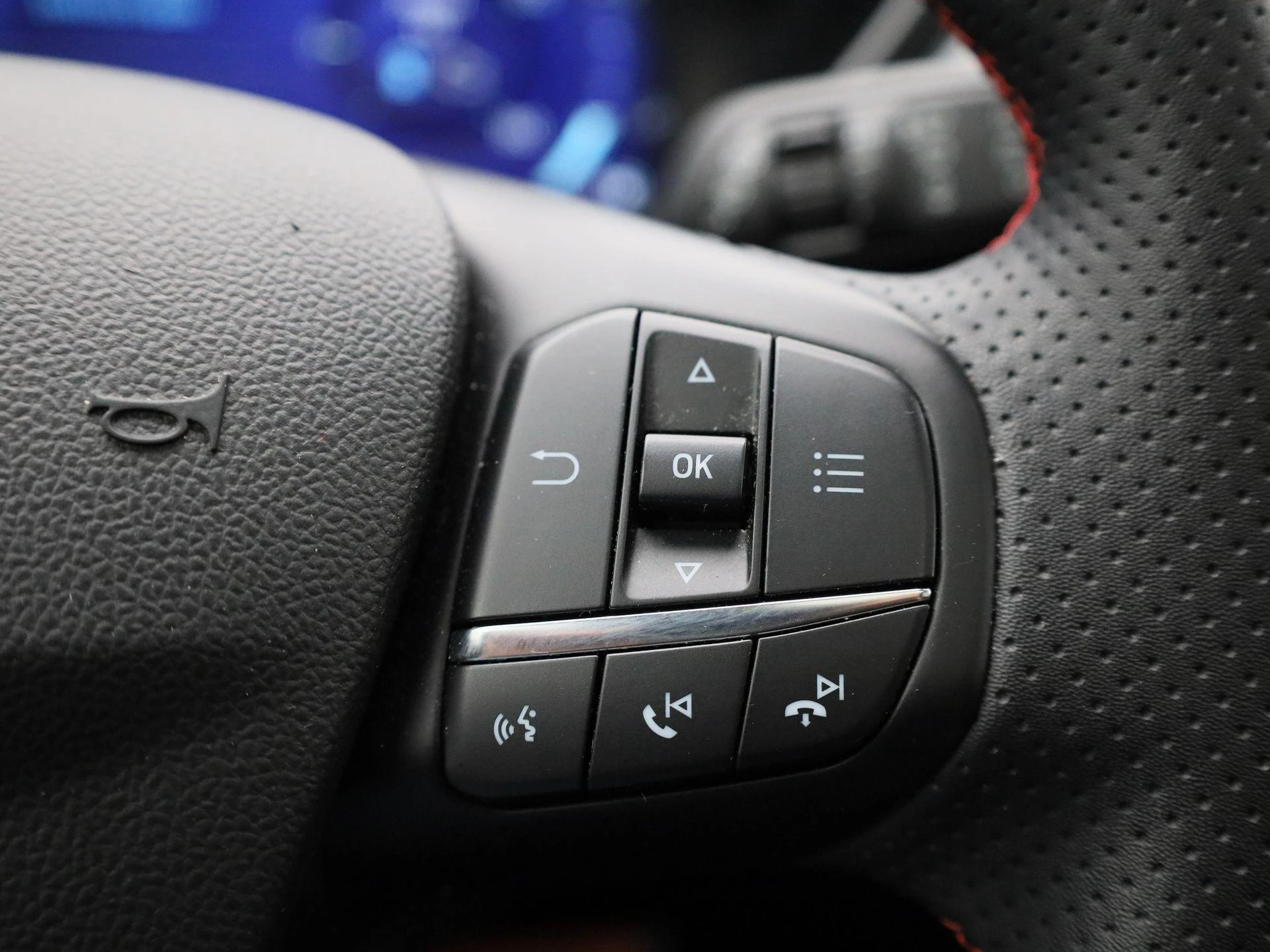 Ford Kuga - 27
