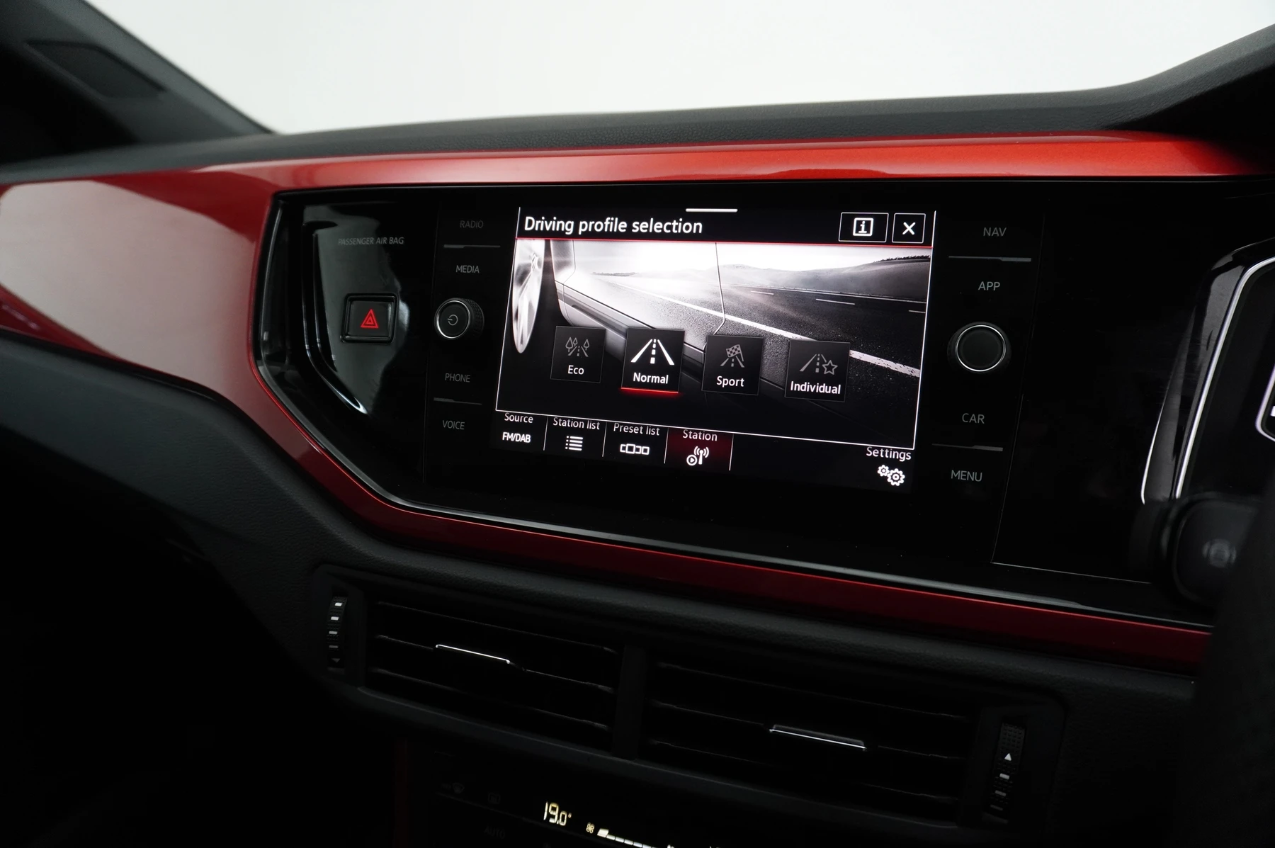 Volkswagen-Polo-image-33