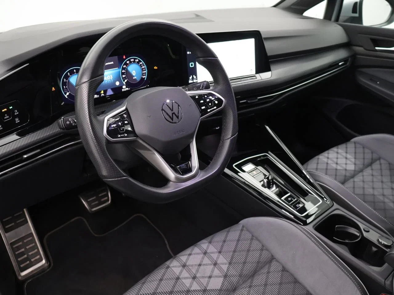 Volkswagen-Golf-image-15