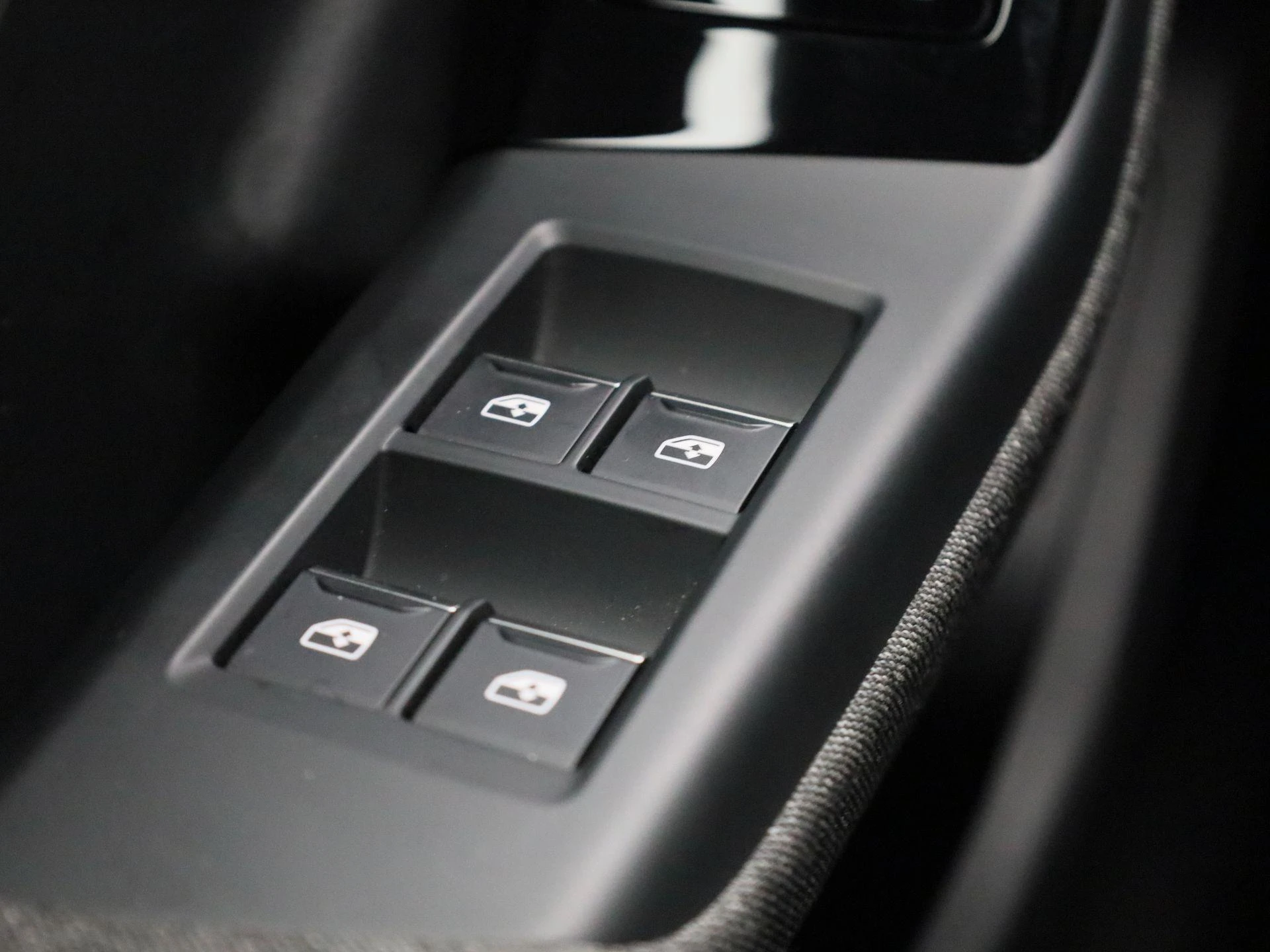 Audi-Q6 e-tron-image-40