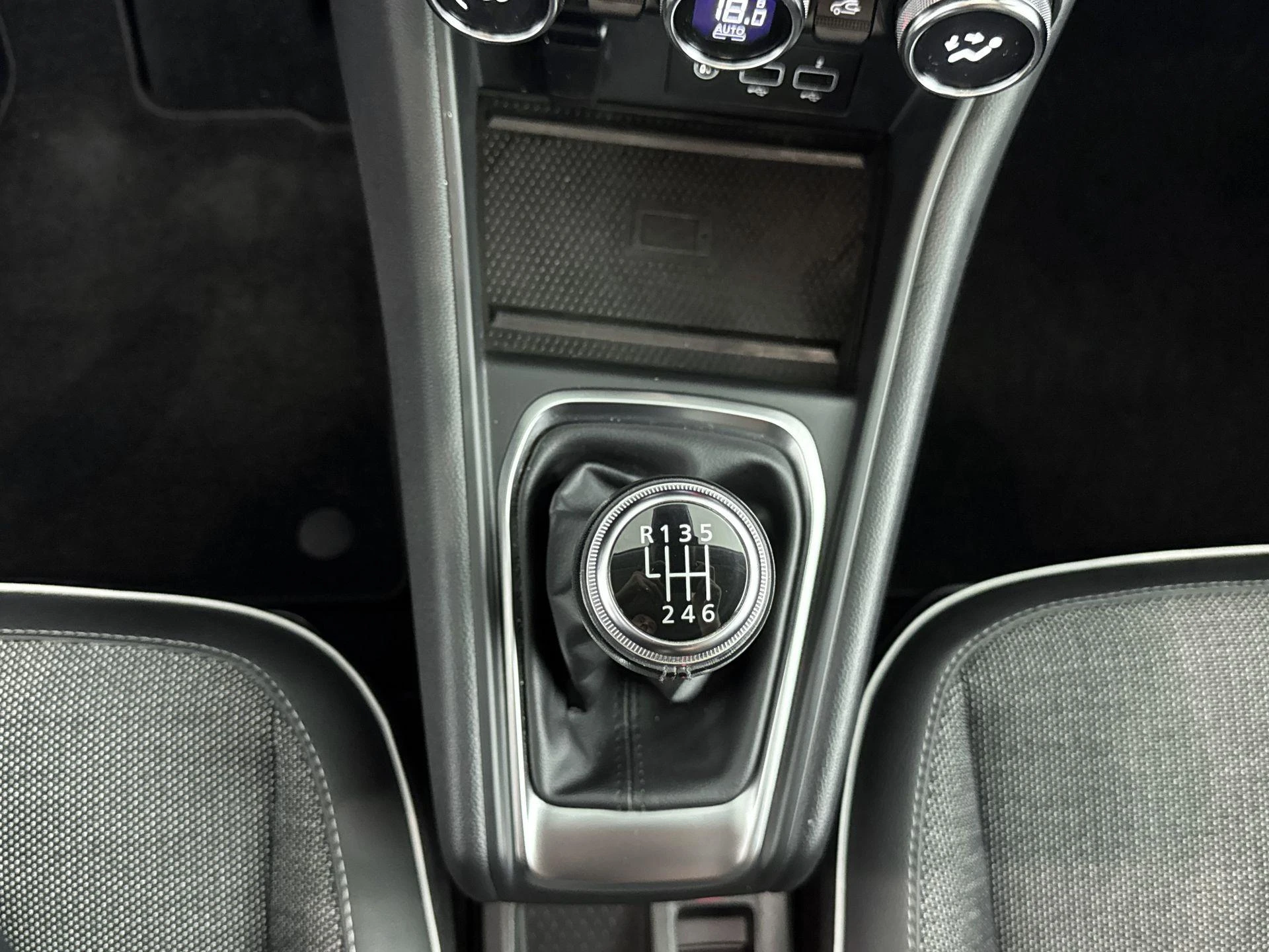 Renault-Captur-image-20