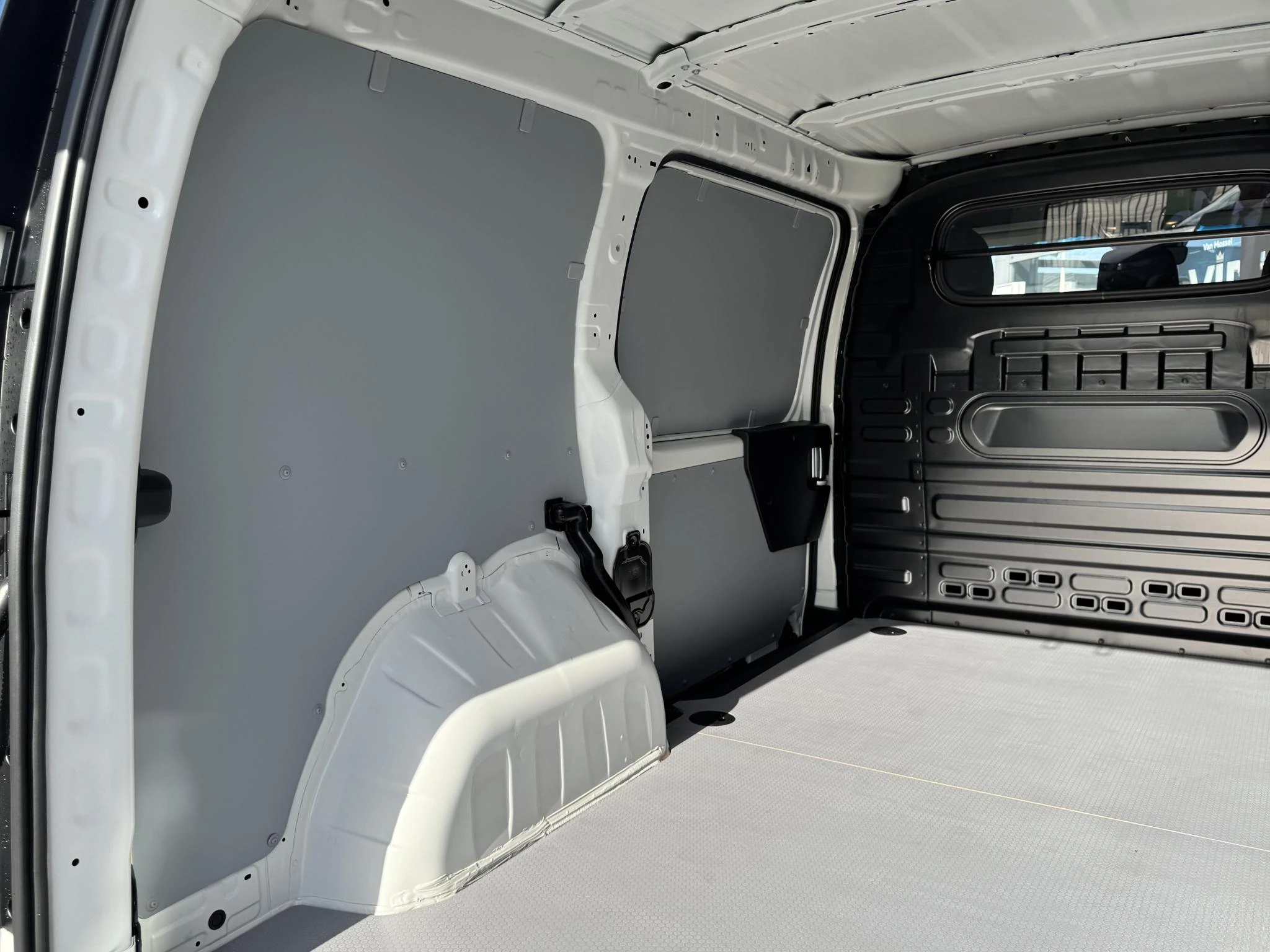 Hyundai-Staria-image-8