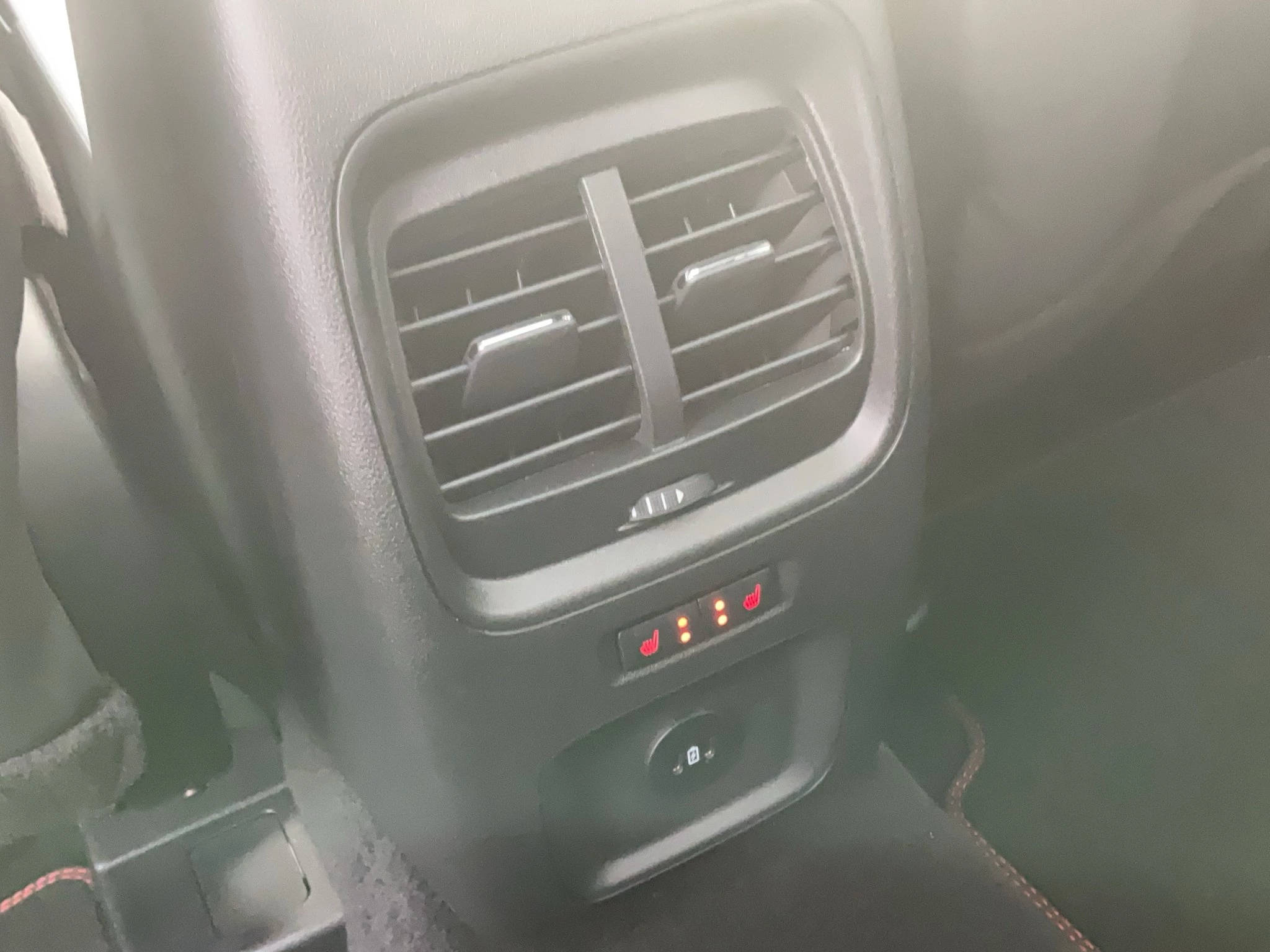 Ford Kuga ST-Line X Aut.*PANO*AHK*360GRAD*LED-MATRIX*NAVI*GRA*WINTER-PKT.