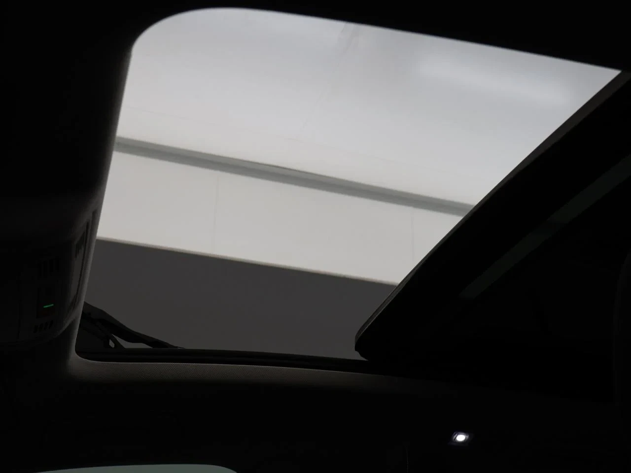 Volkswagen-T-Roc-image-23