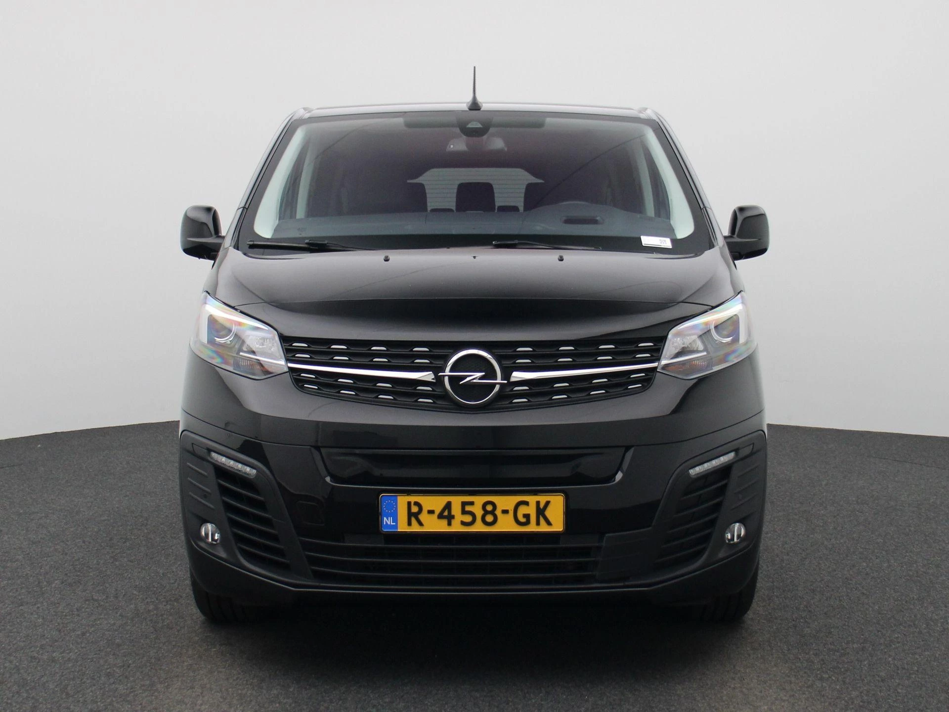 Opel-Zafira e-Life-image-2