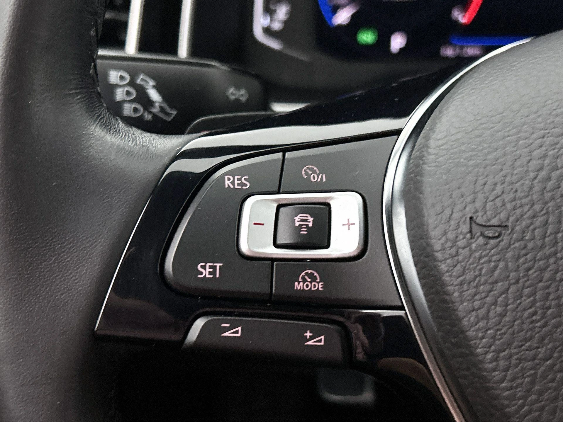 Volkswagen-Polo-image-5