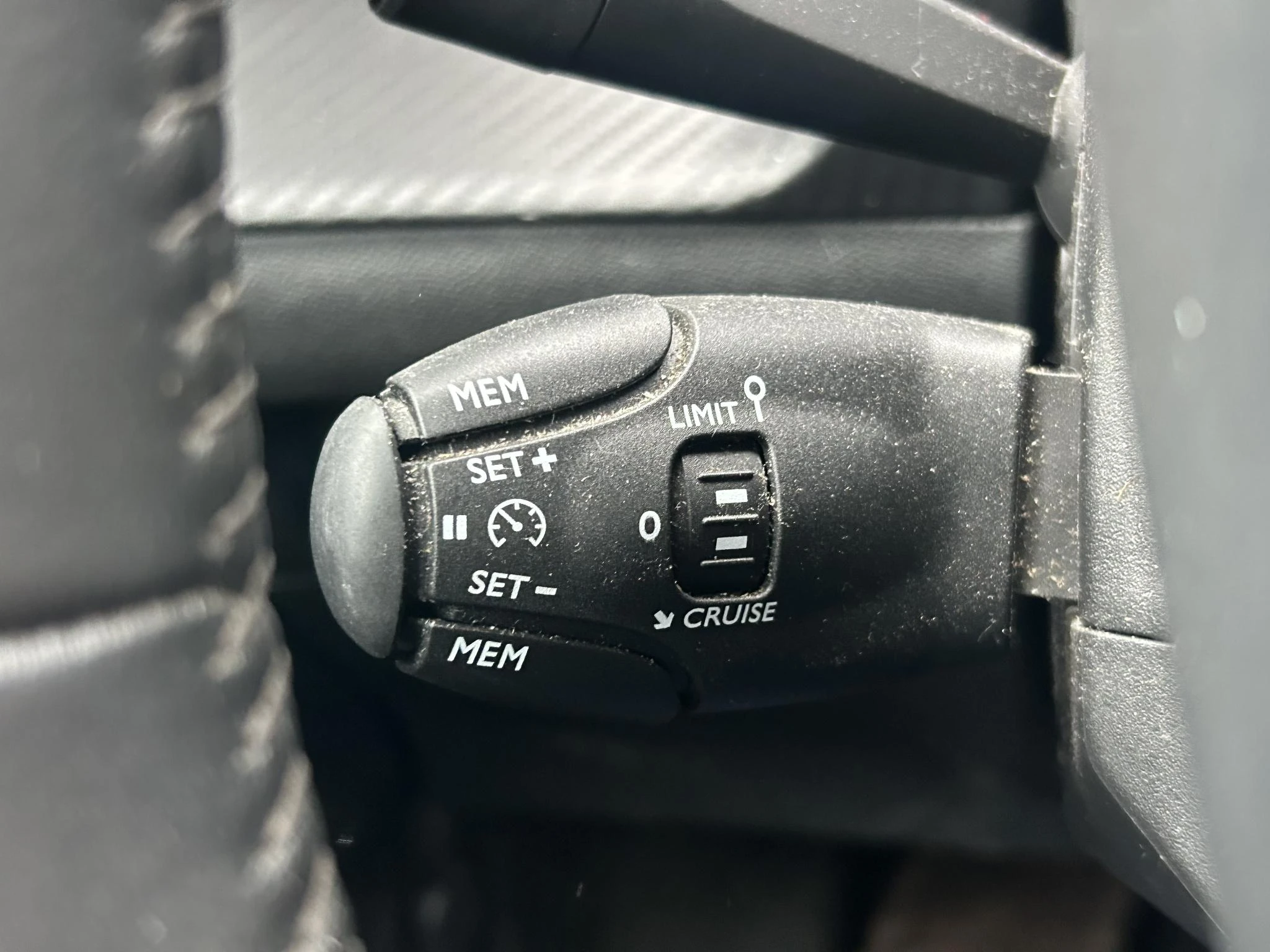 Peugeot-208-image-3