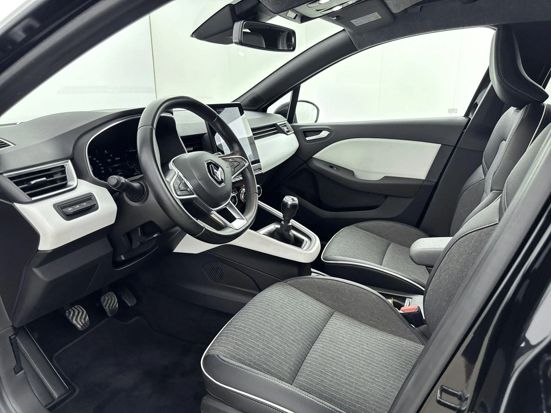 Renault-Clio-image-7