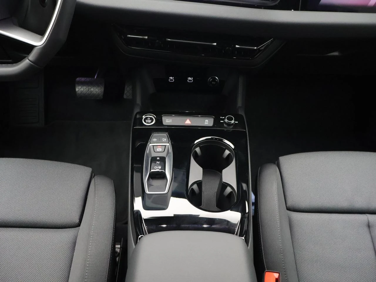 Audi-A6 Avant e-tron-image-17