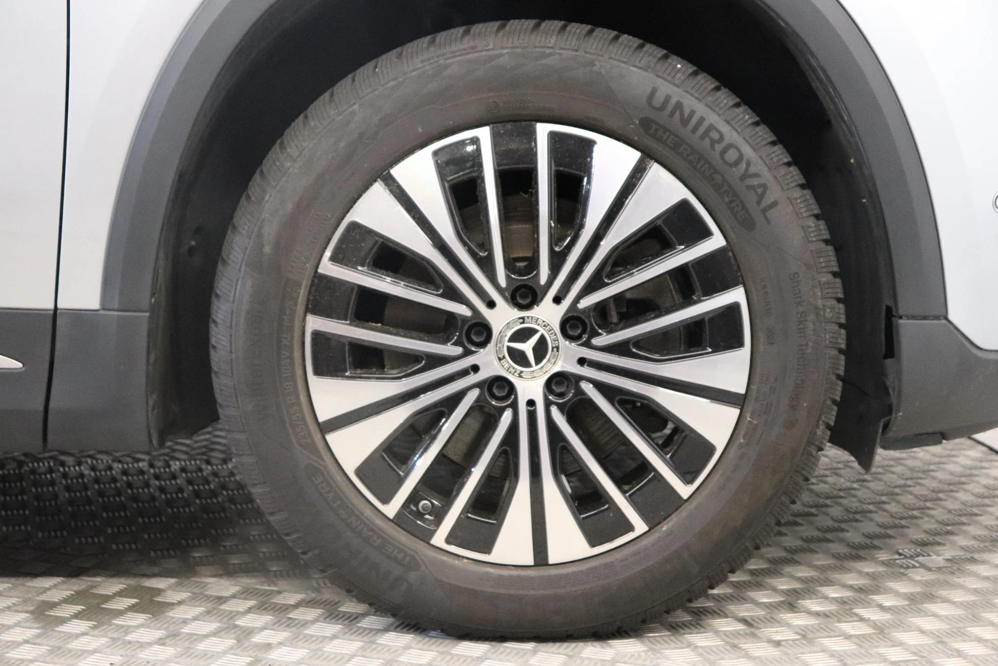Mercedes-Benz-EQA-image-15