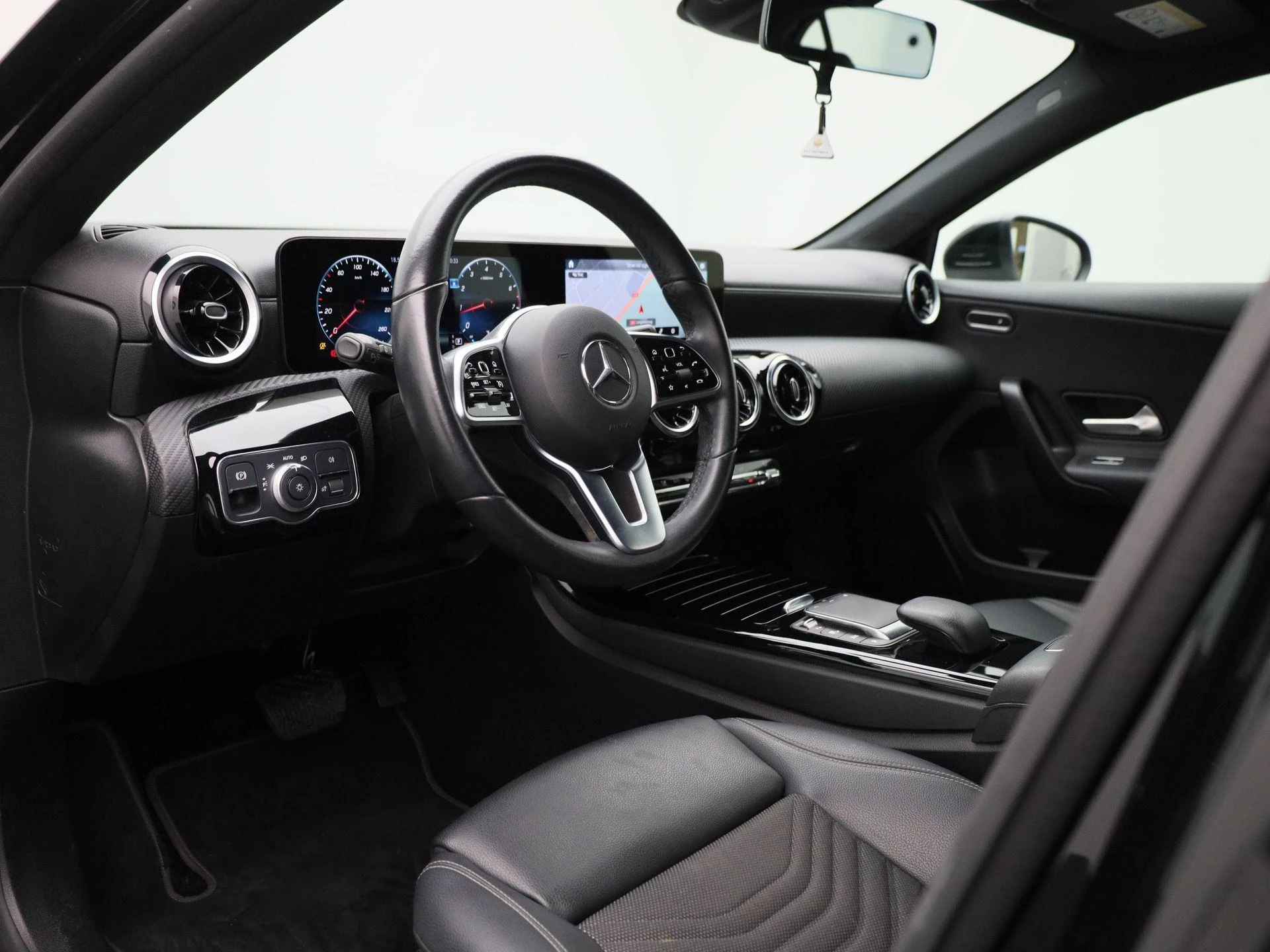 Mercedes-Benz-A-Klasse-image-30