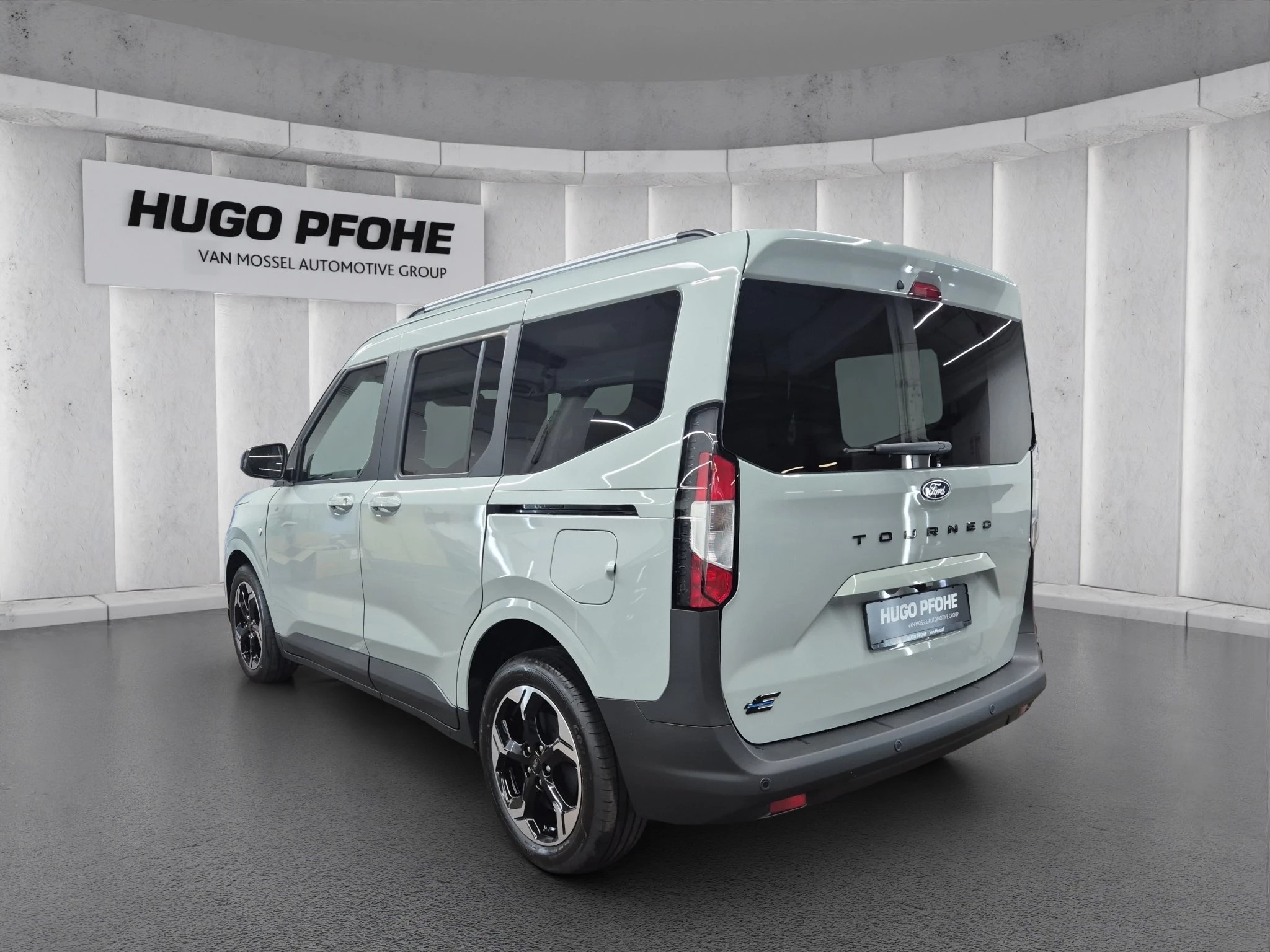Ford-Tourneo Courier-image-2