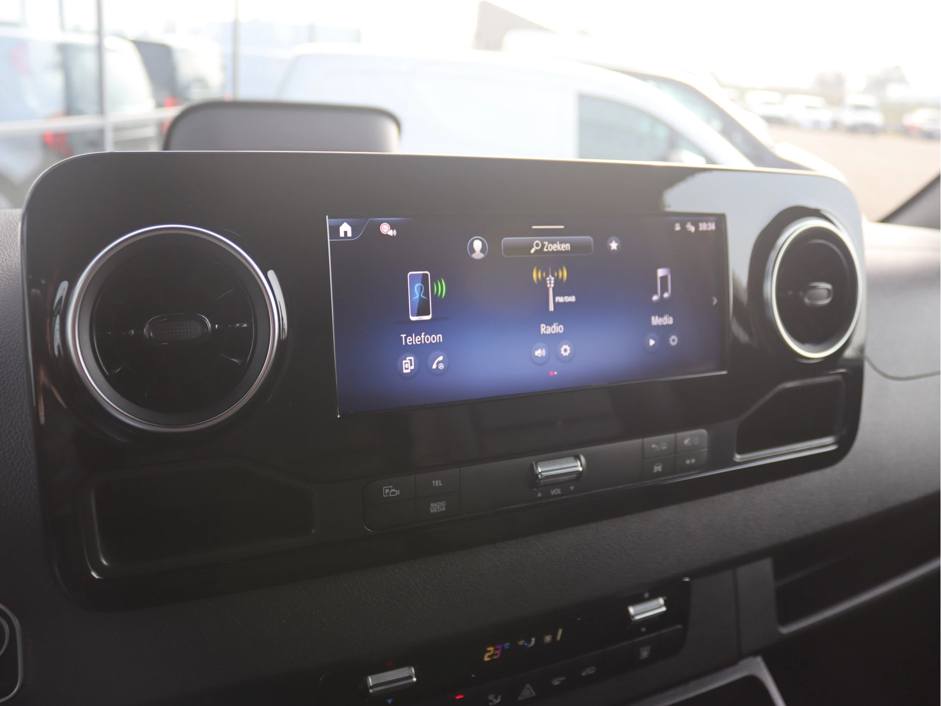 Mercedes-Benz-Sprinter-image-8