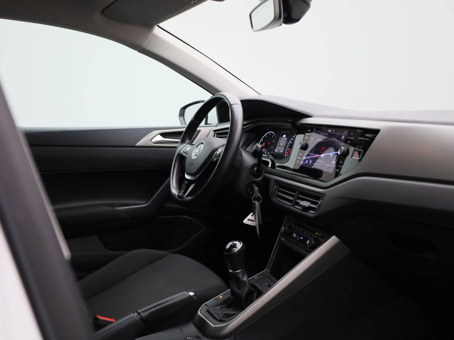 Volkswagen-Polo-image-26