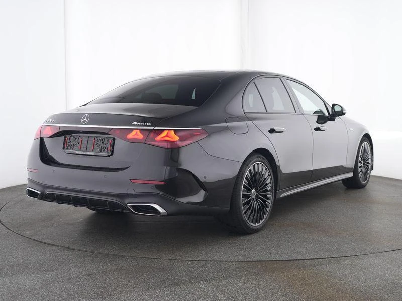 Mercedes-Benz-E-Klasse-image-7