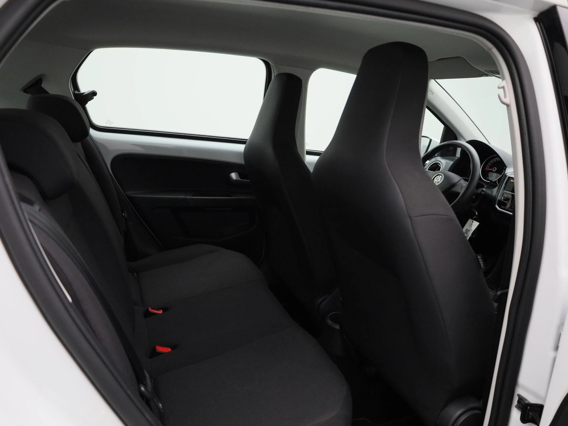 Volkswagen-up!-image-25