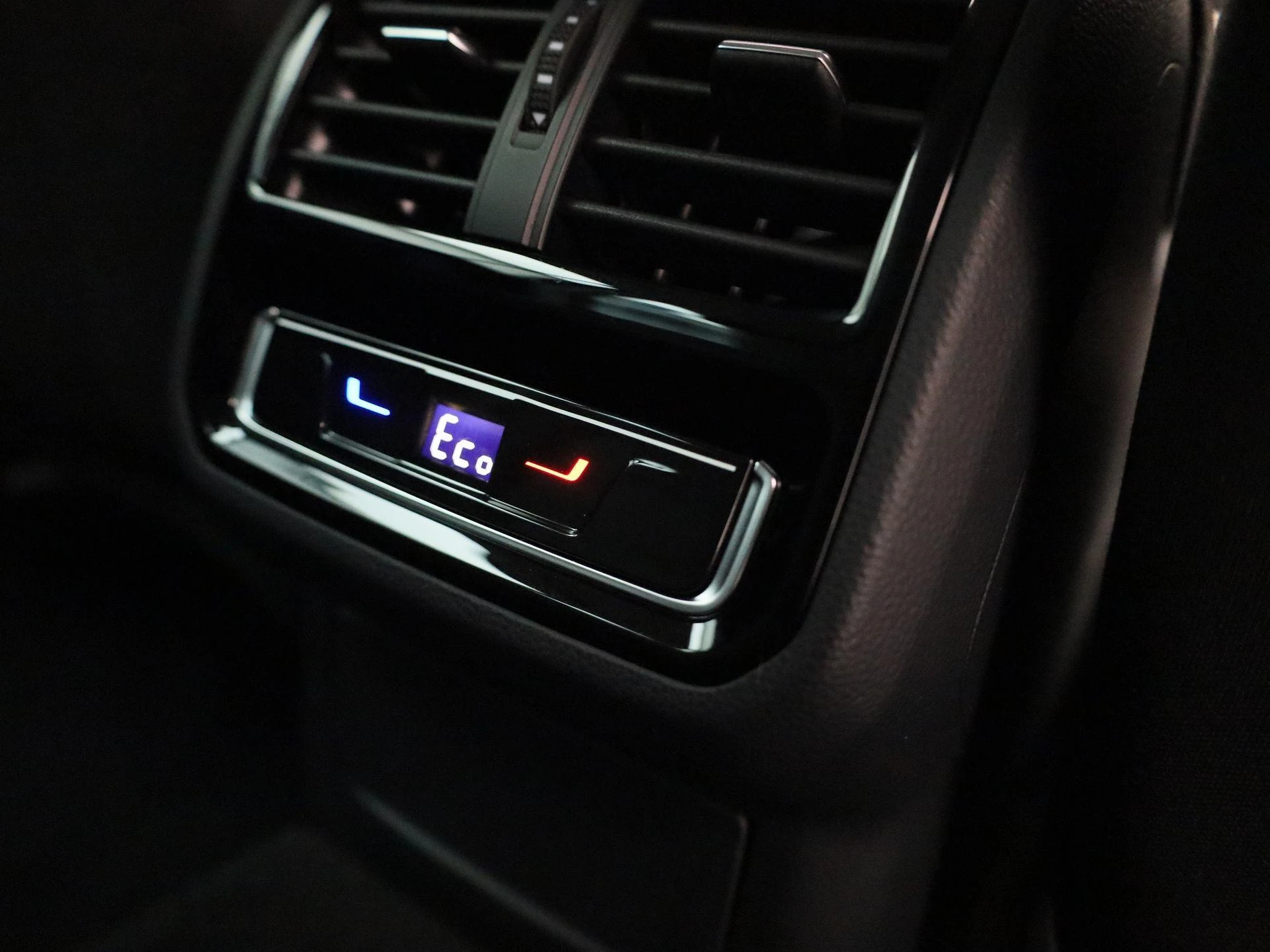 Volkswagen-Passat-image-42