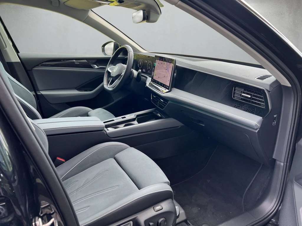 Volkswagen Passat Variant 1.5 eTSI DSG Business *Navi*LED*