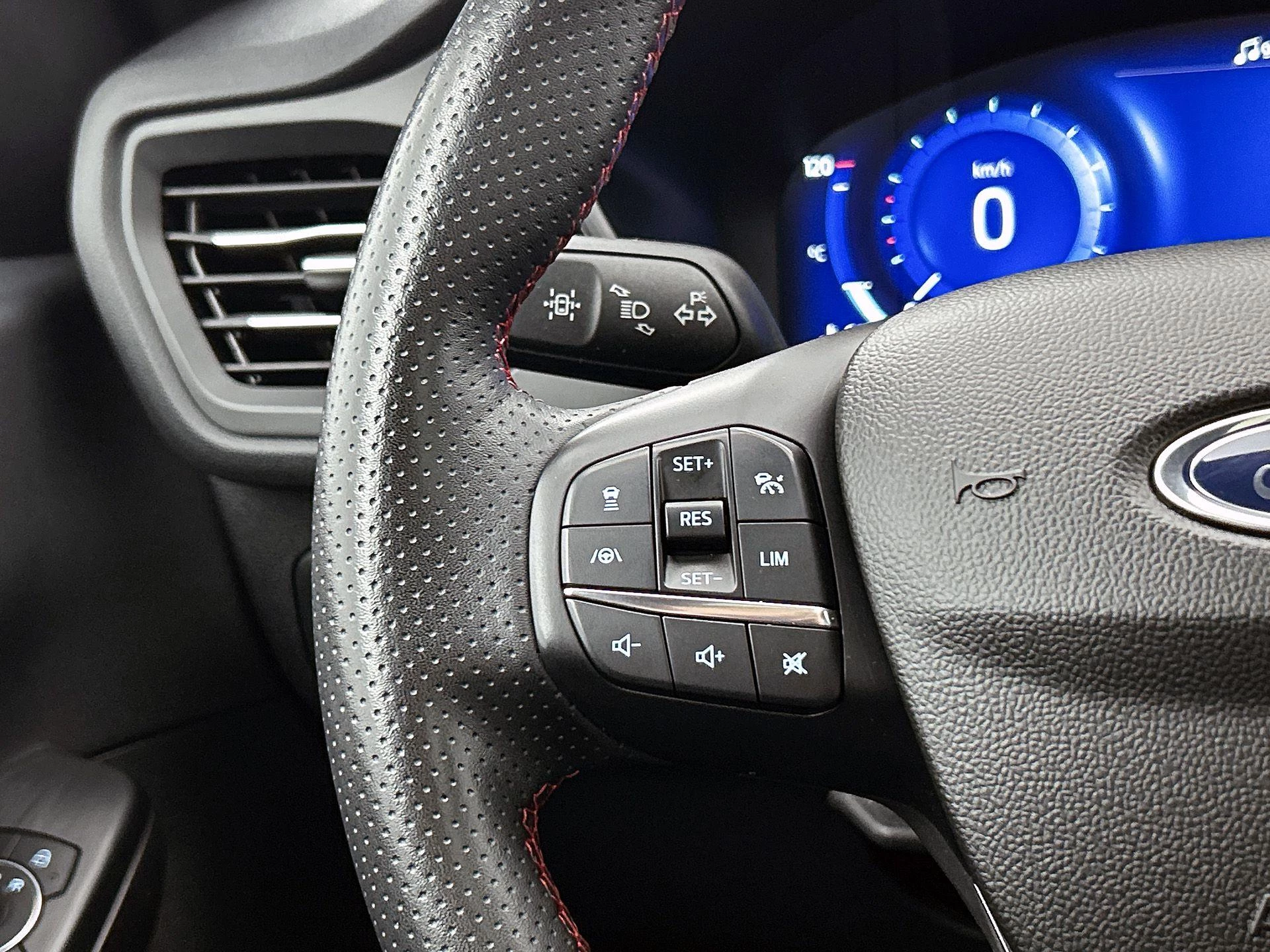 Ford-Kuga-image-5