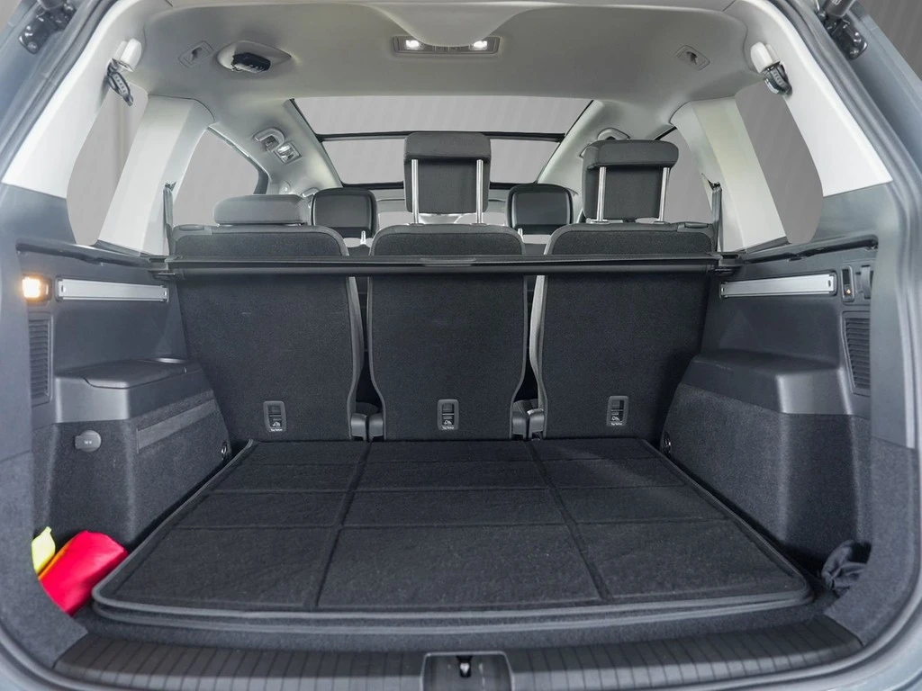 Volkswagen-Touran-image-5