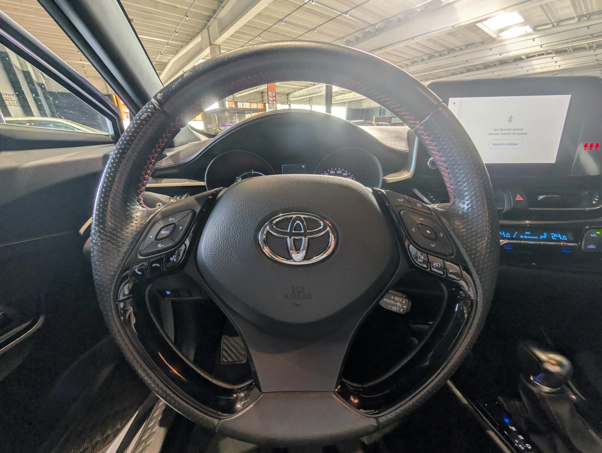 Toyota-C-HR-image-15