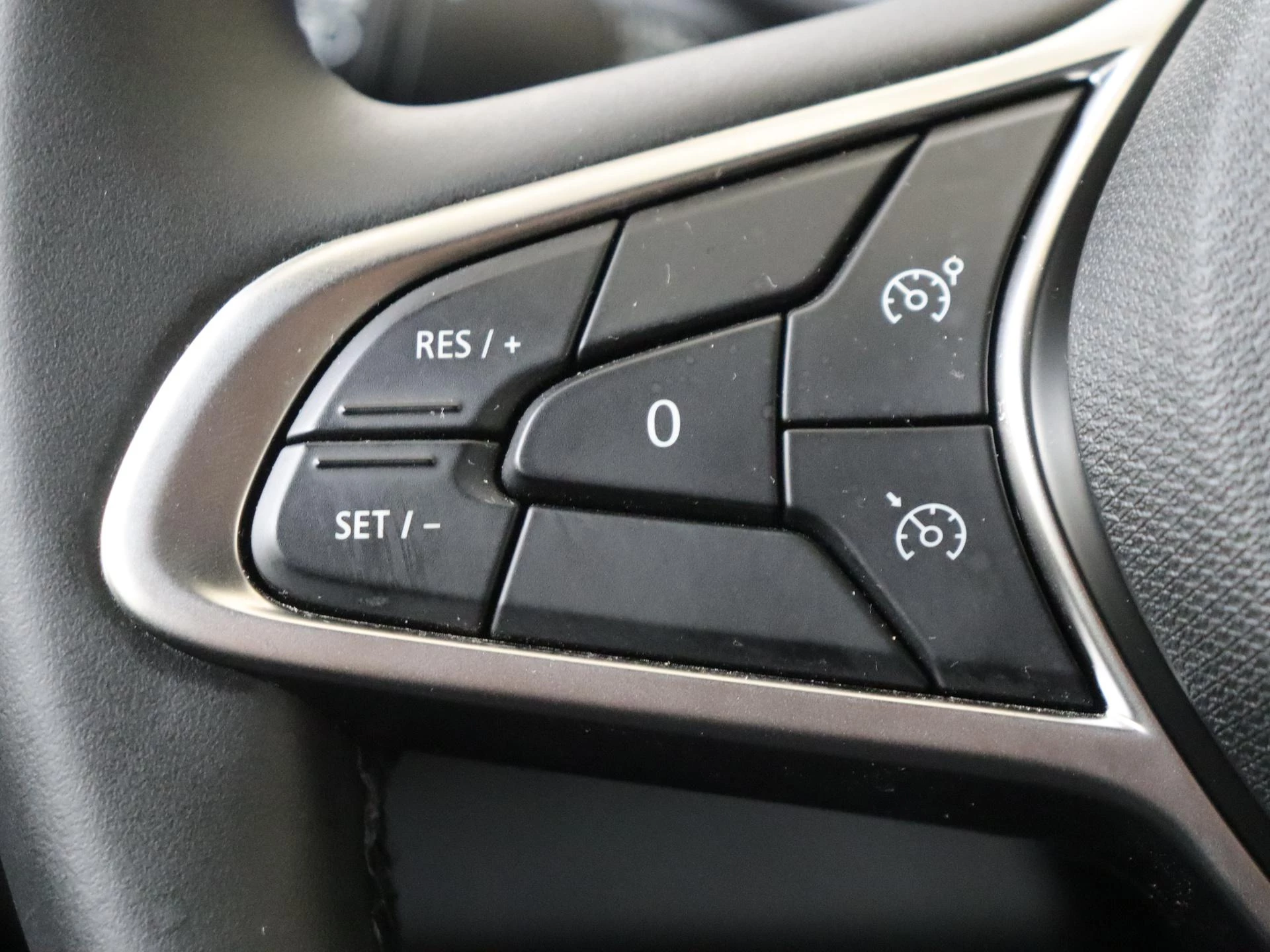 Renault-Clio-image-21