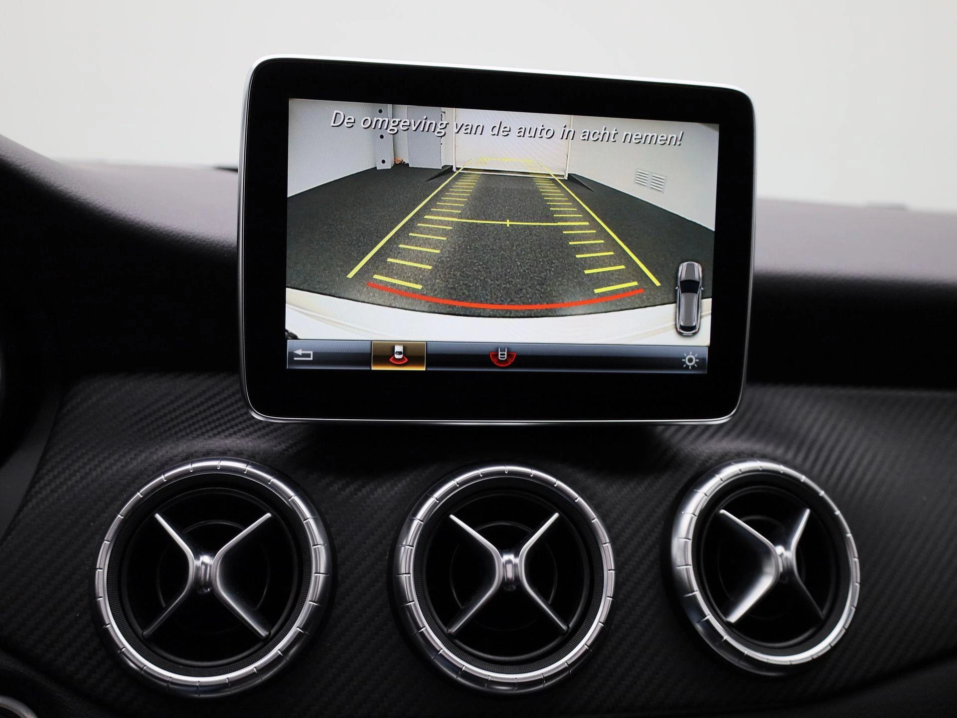 Mercedes-Benz-CLA-image-22