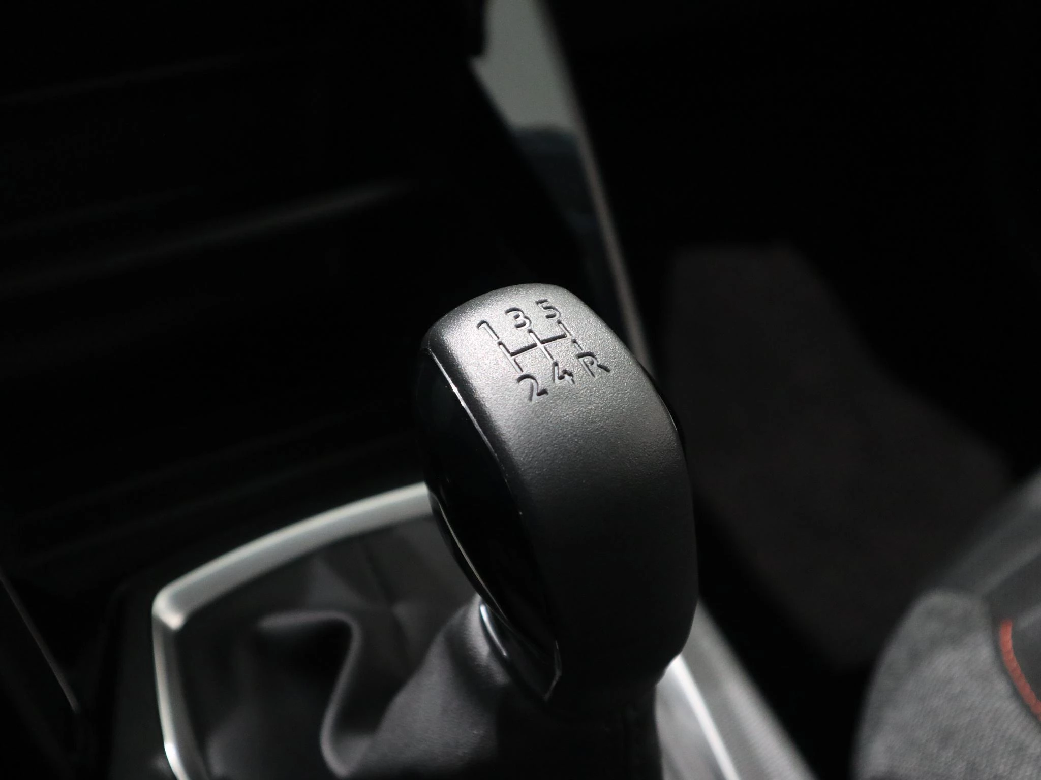 Peugeot-208-image-14