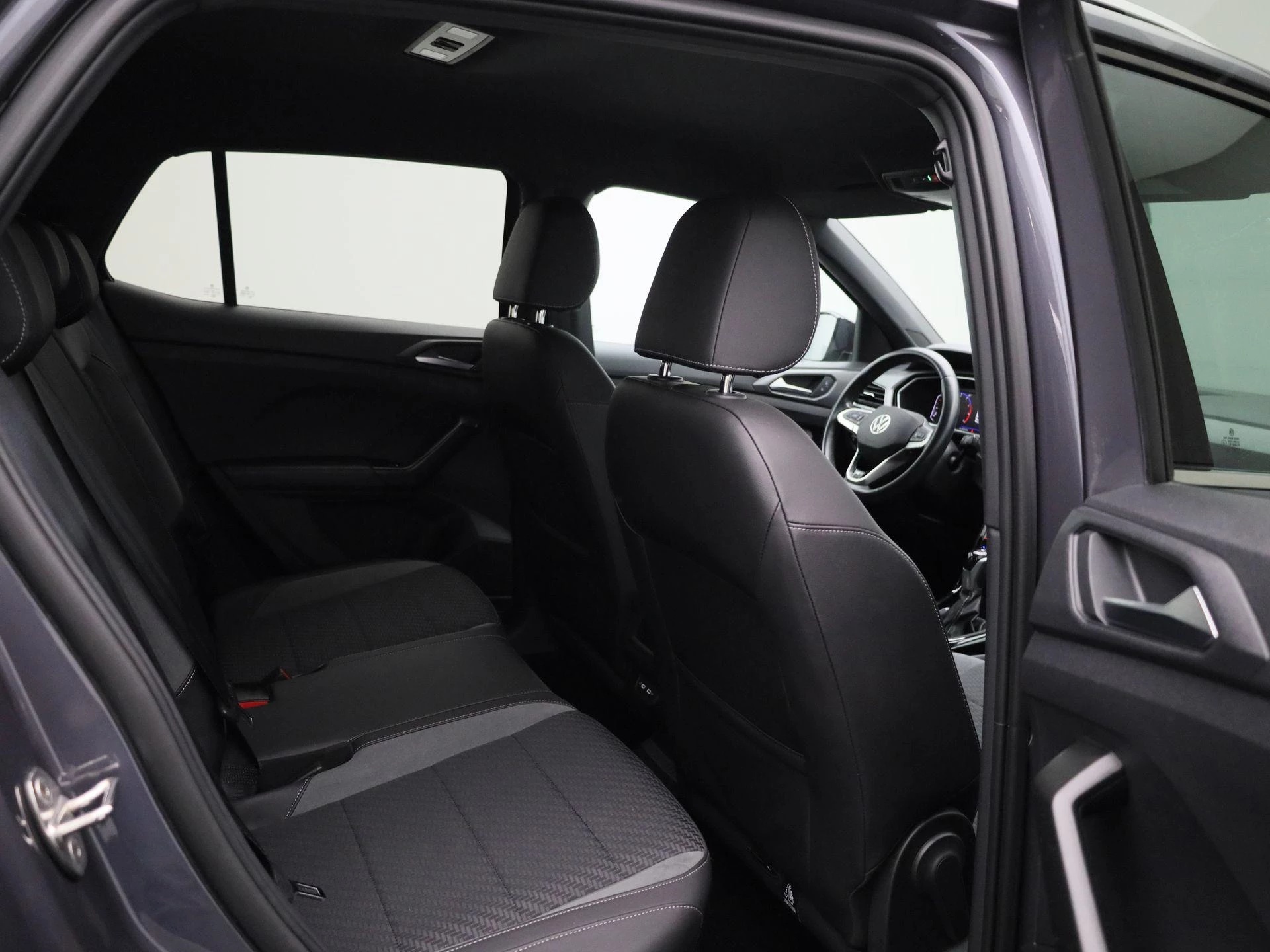 Volkswagen-T-Cross-image-33