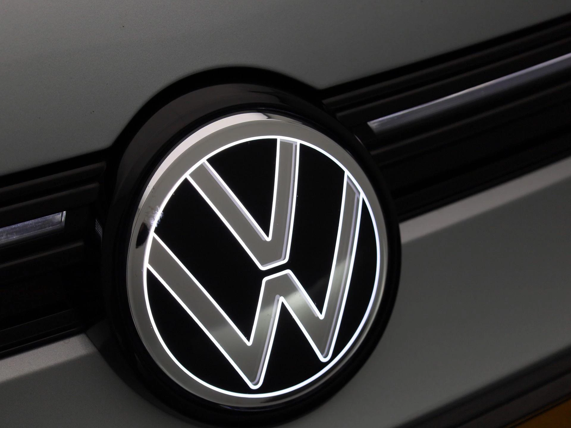 Volkswagen-Golf-image-40