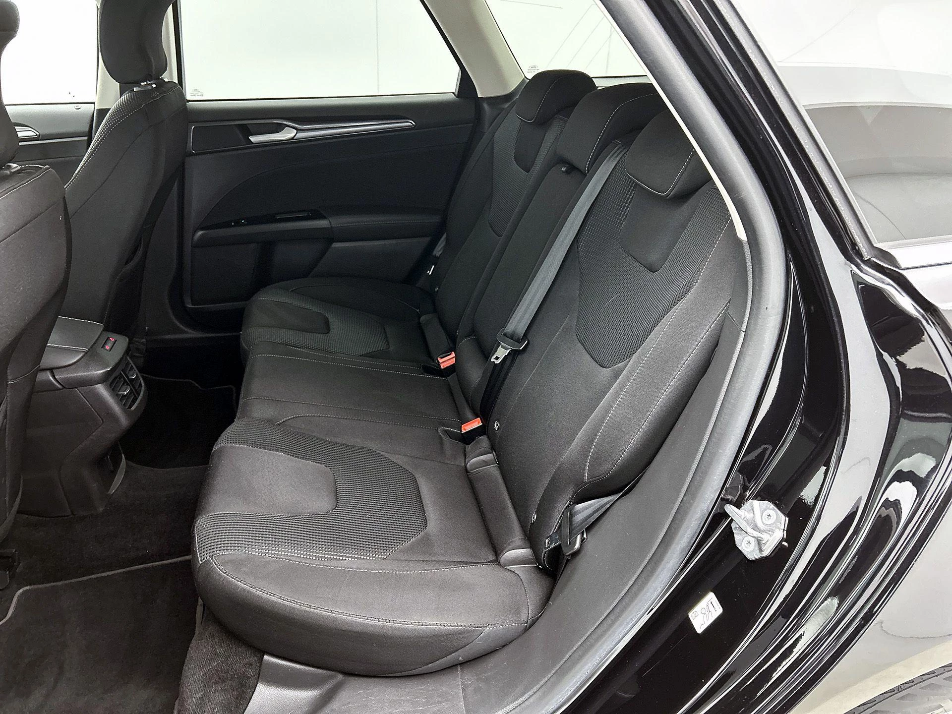 Ford Mondeo Wagon 2.0 IVCT HEV Titanium