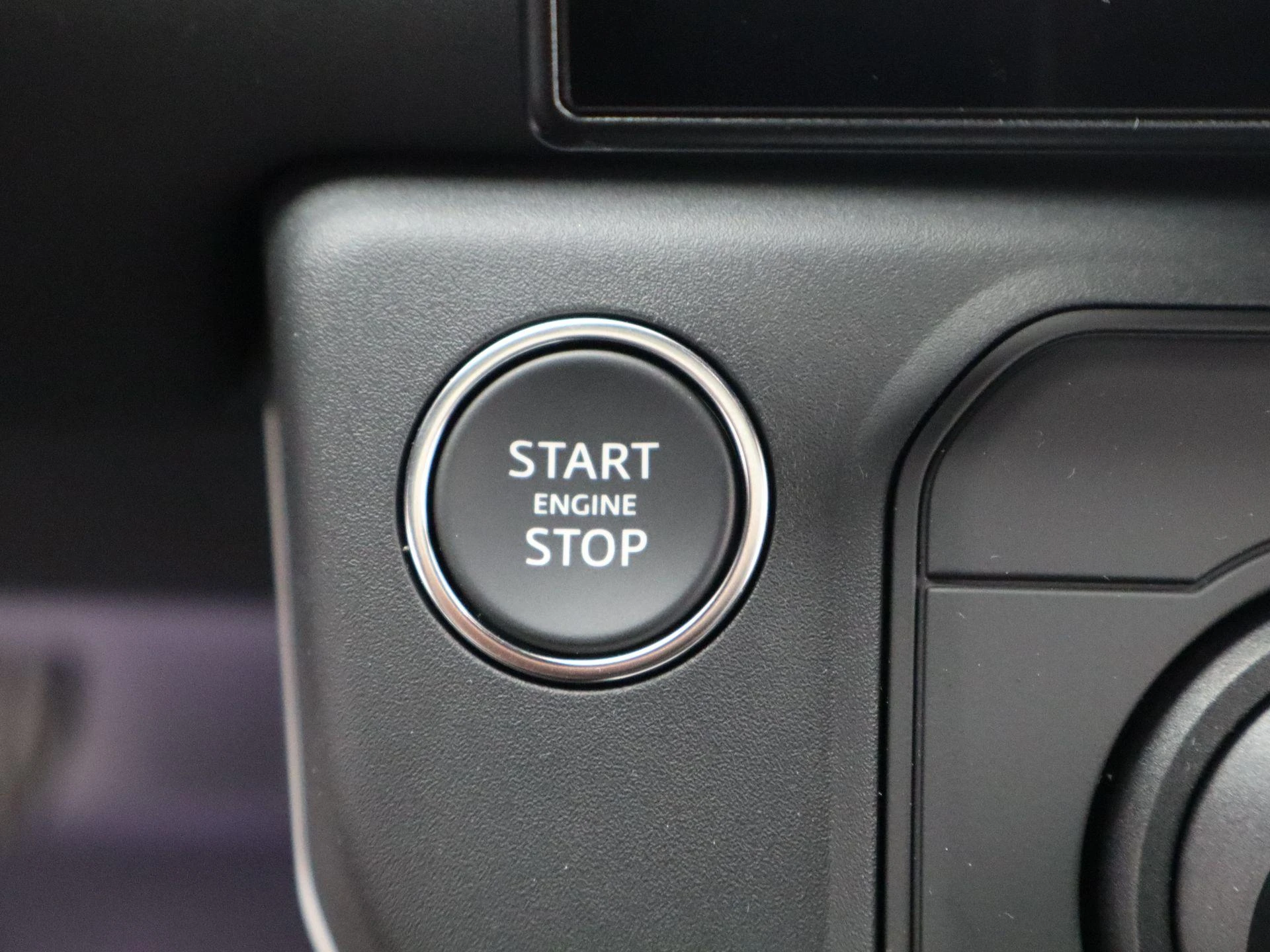 Land Rover-Defender-image-27