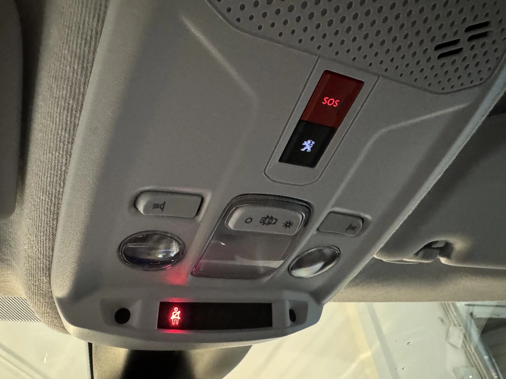 Peugeot-208-image-27