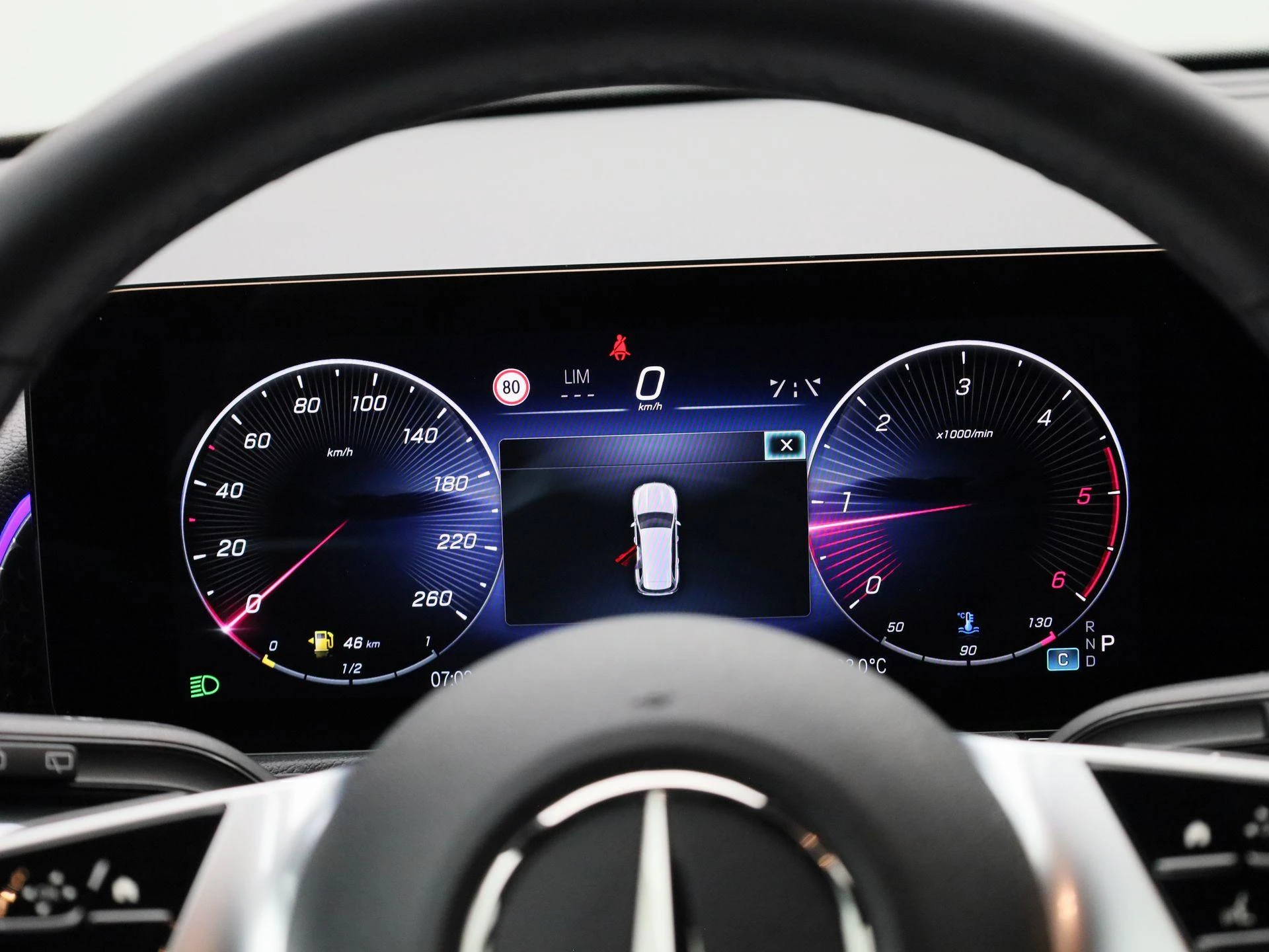Mercedes-Benz-GLB-image-7