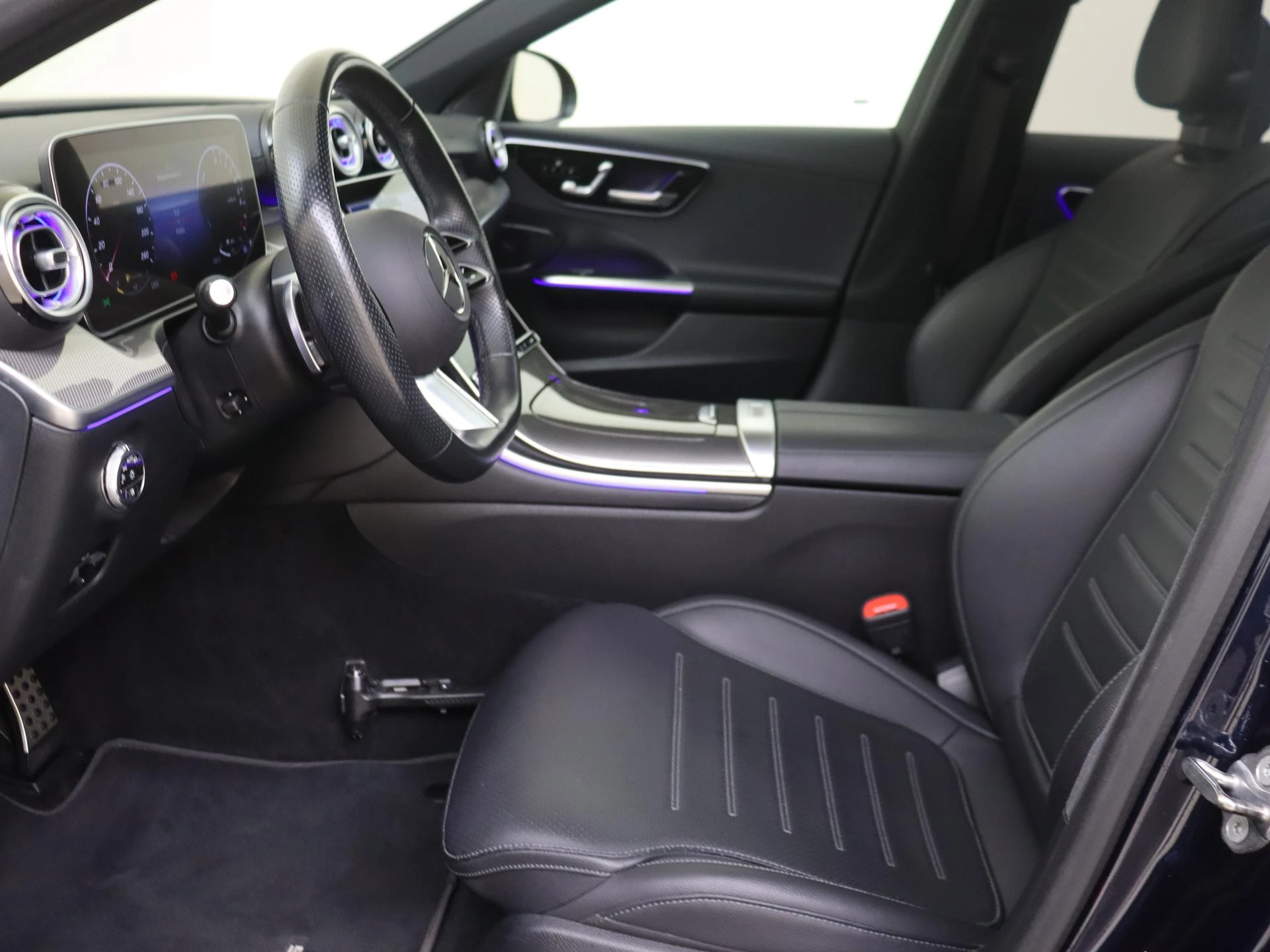 Mercedes-Benz-C-Klasse-image-14