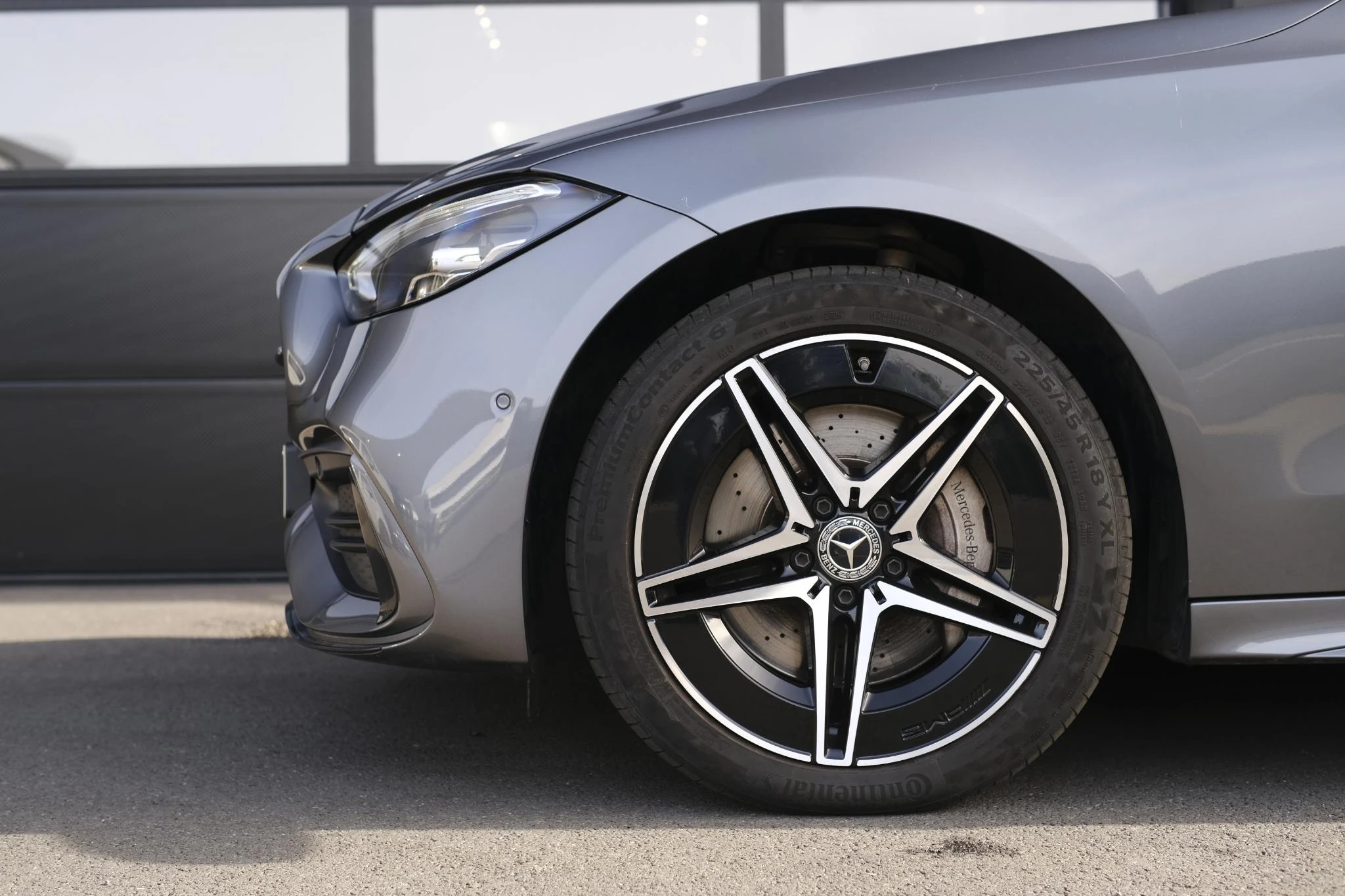 Mercedes-Benz-C-Klasse-image-9