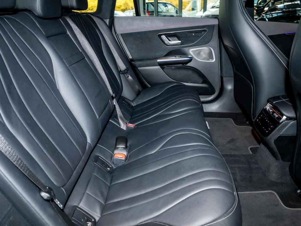 Mercedes-Benz-EQE 500-image-12