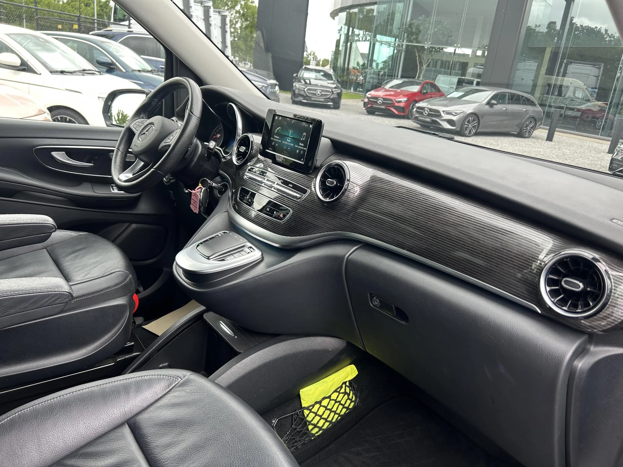 Mercedes-Benz-V-Klasse-image-6