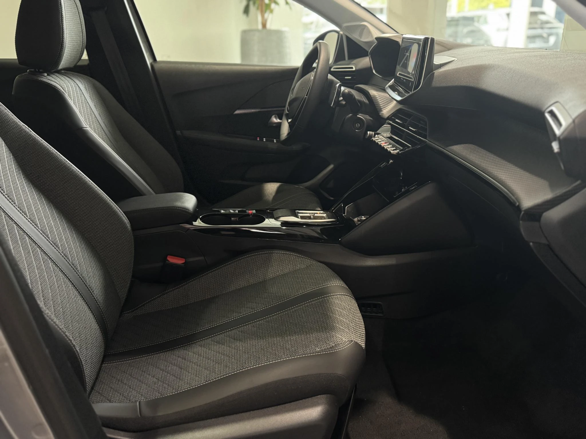 Peugeot-208-image-22