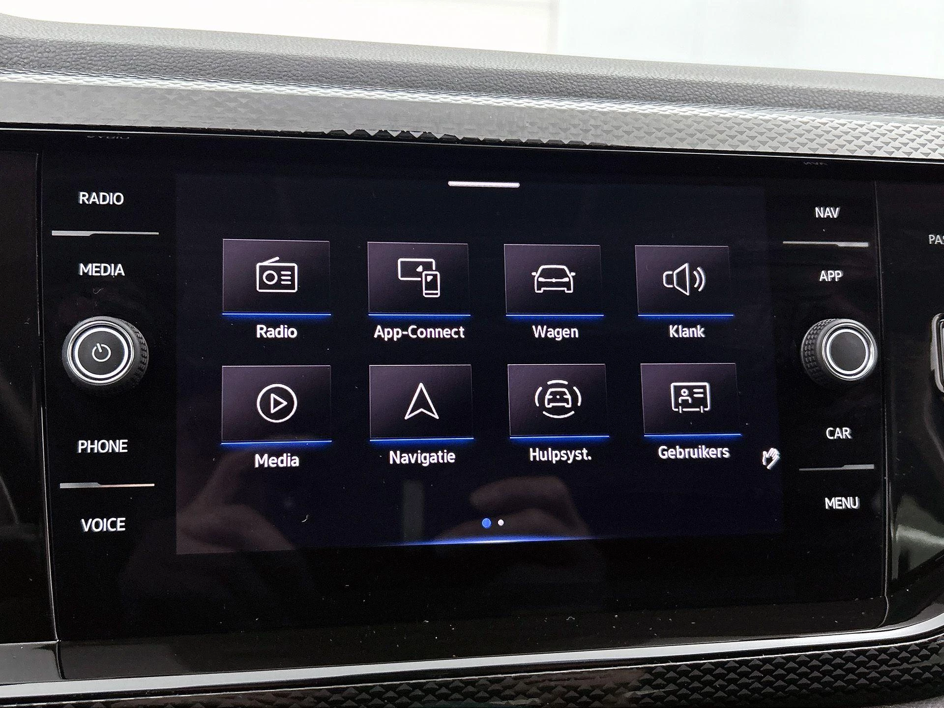 Volkswagen-Polo-image-9