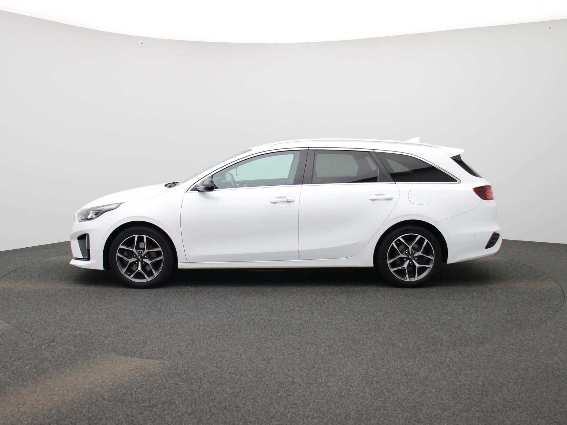 Kia-Ceed Sportswagon-image-3