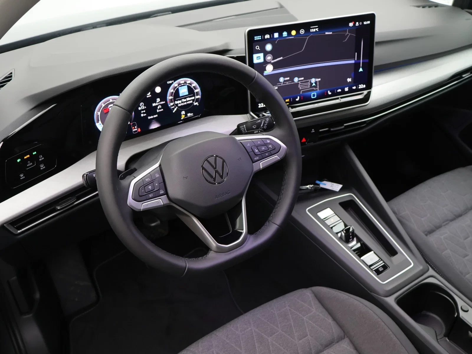 Volkswagen-Golf-image-15