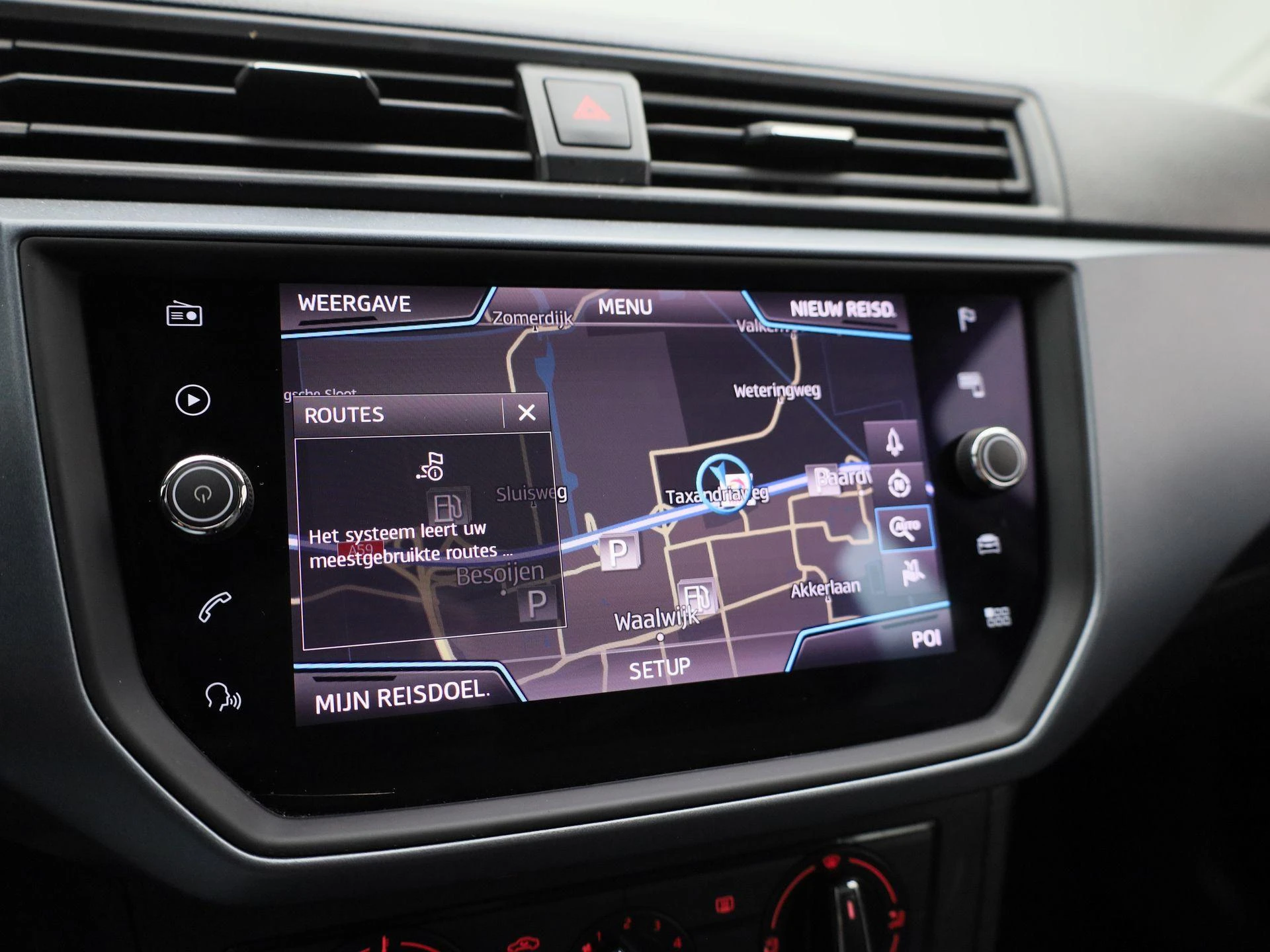 SEAT-Arona-image-26