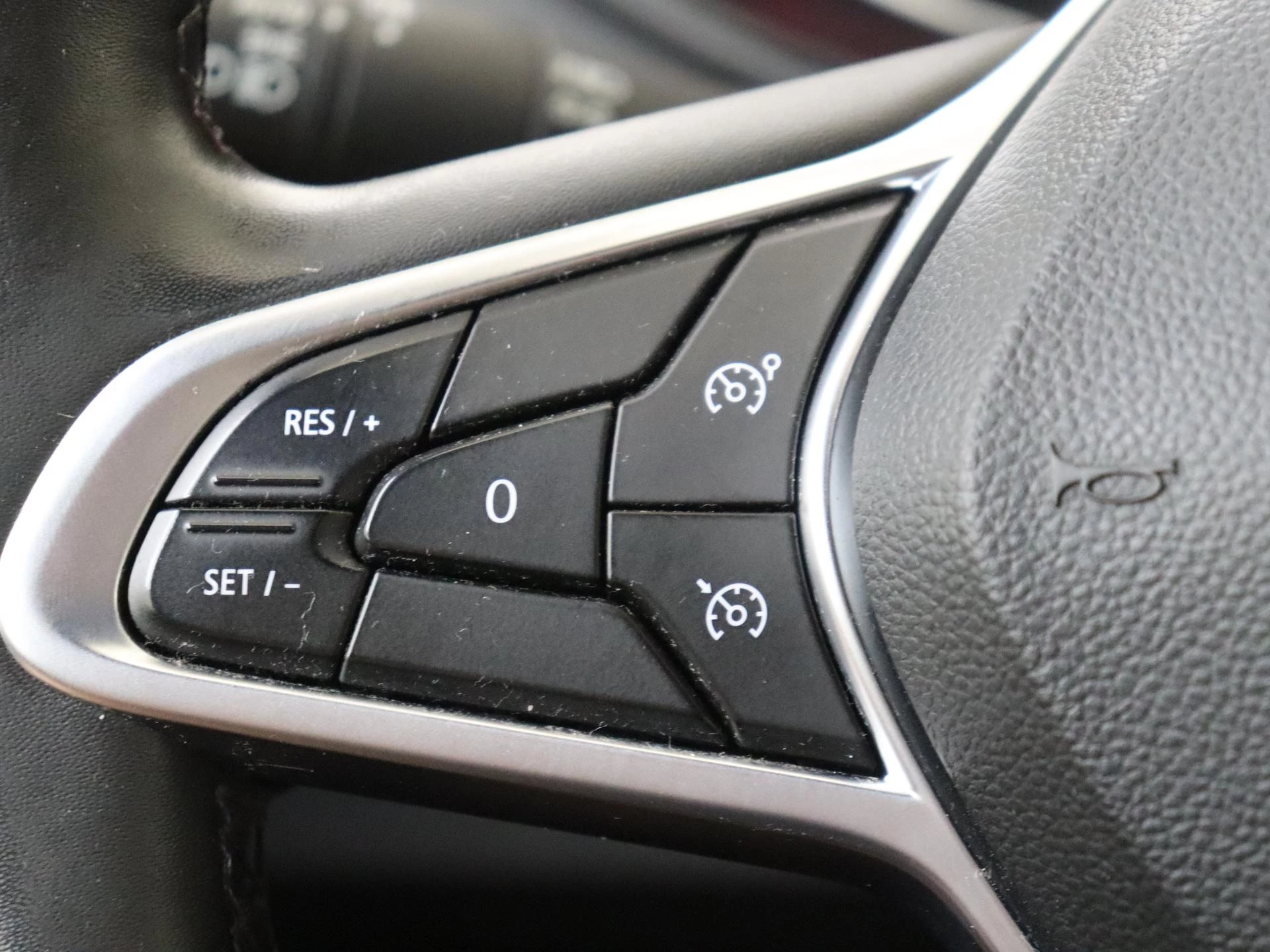 Renault-Clio-image-12