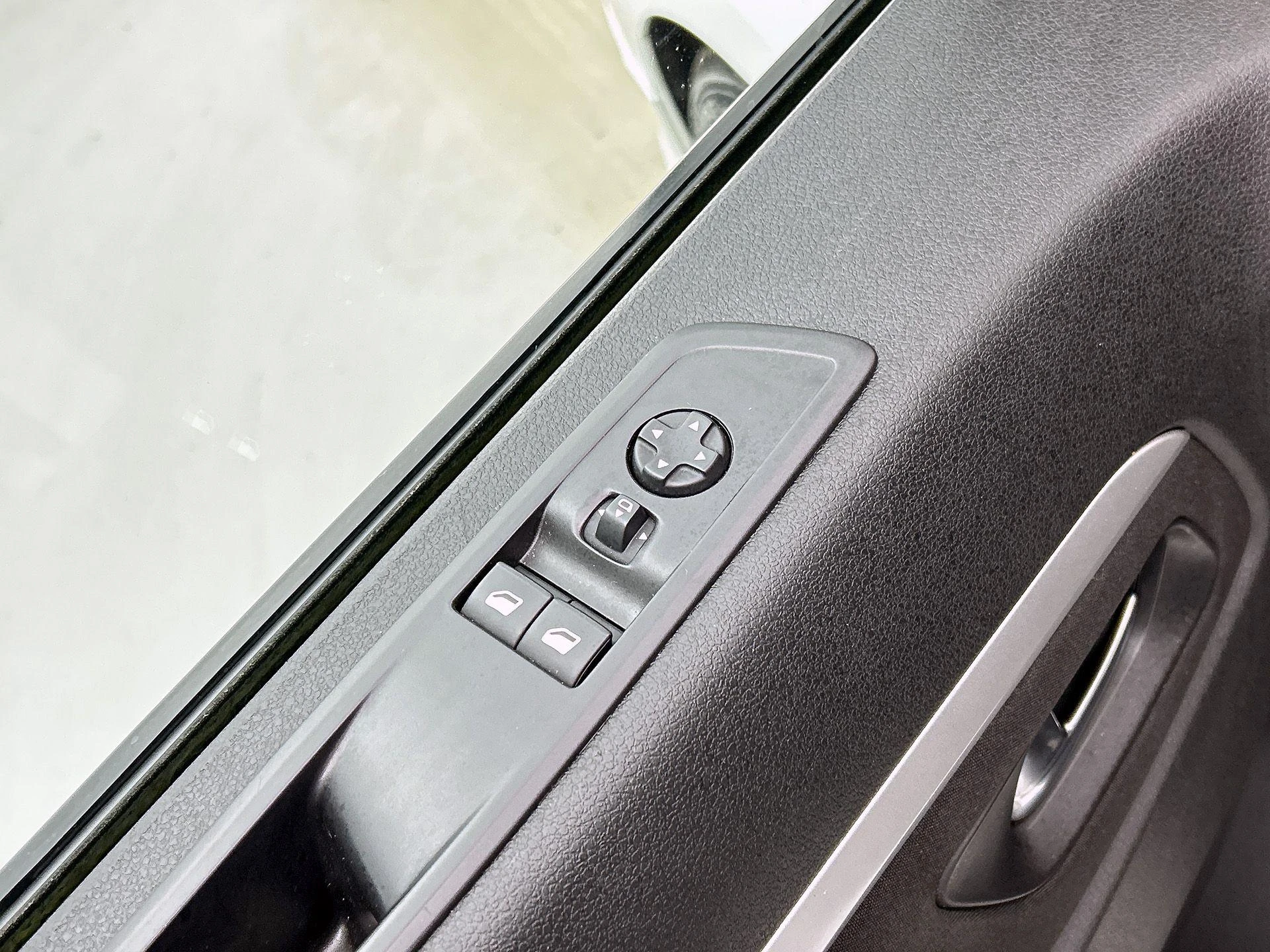 Opel-Vivaro-image-28